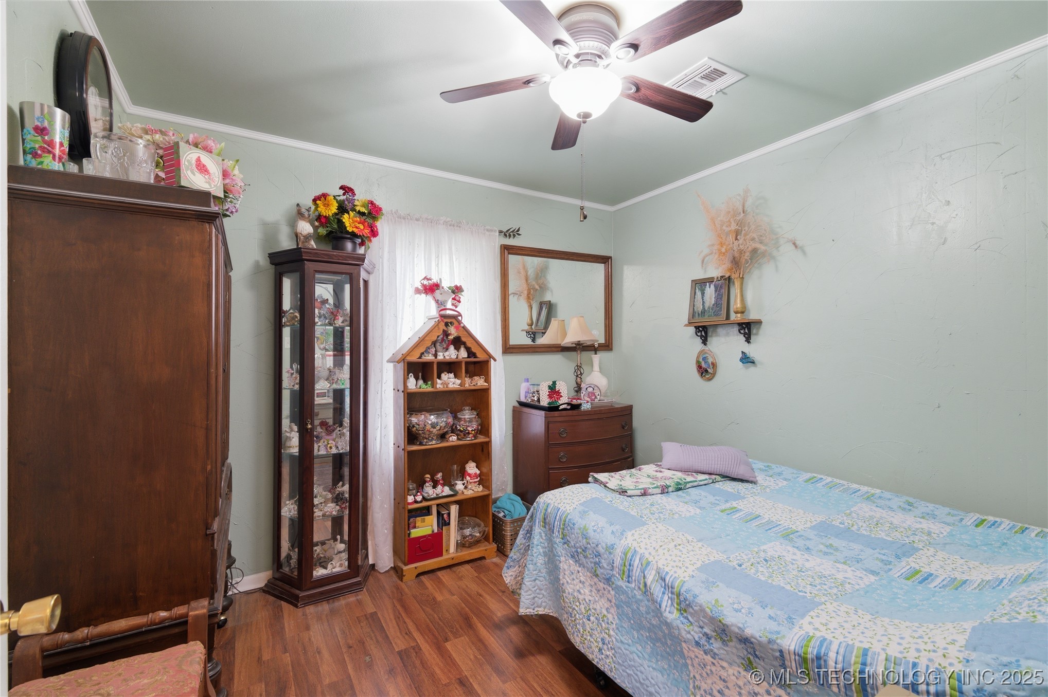 1323 Maple Street Property Photo 12