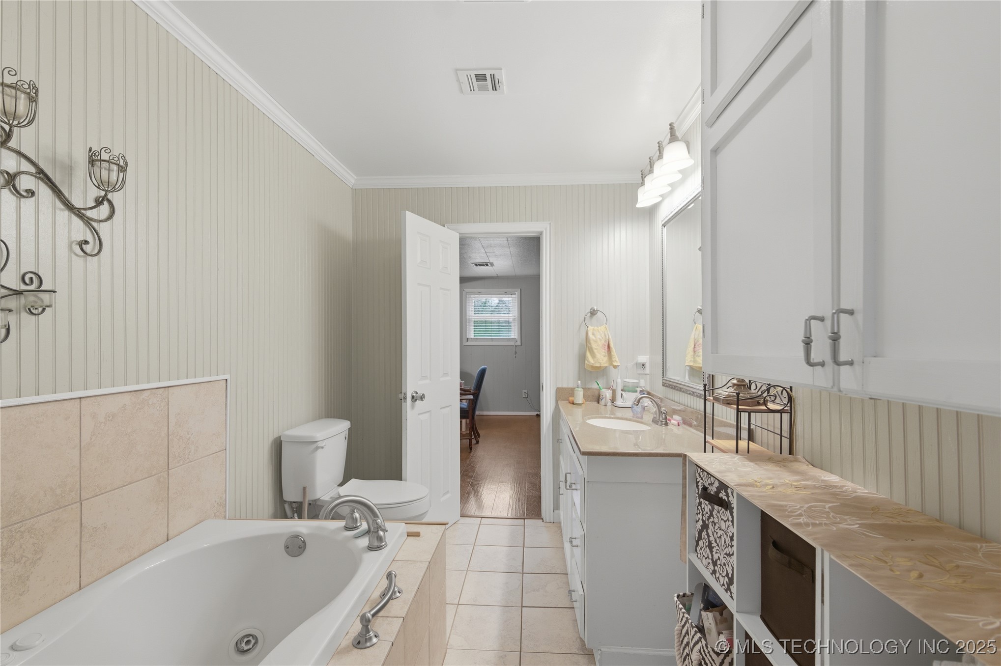 1323 Maple Street Property Photo 22