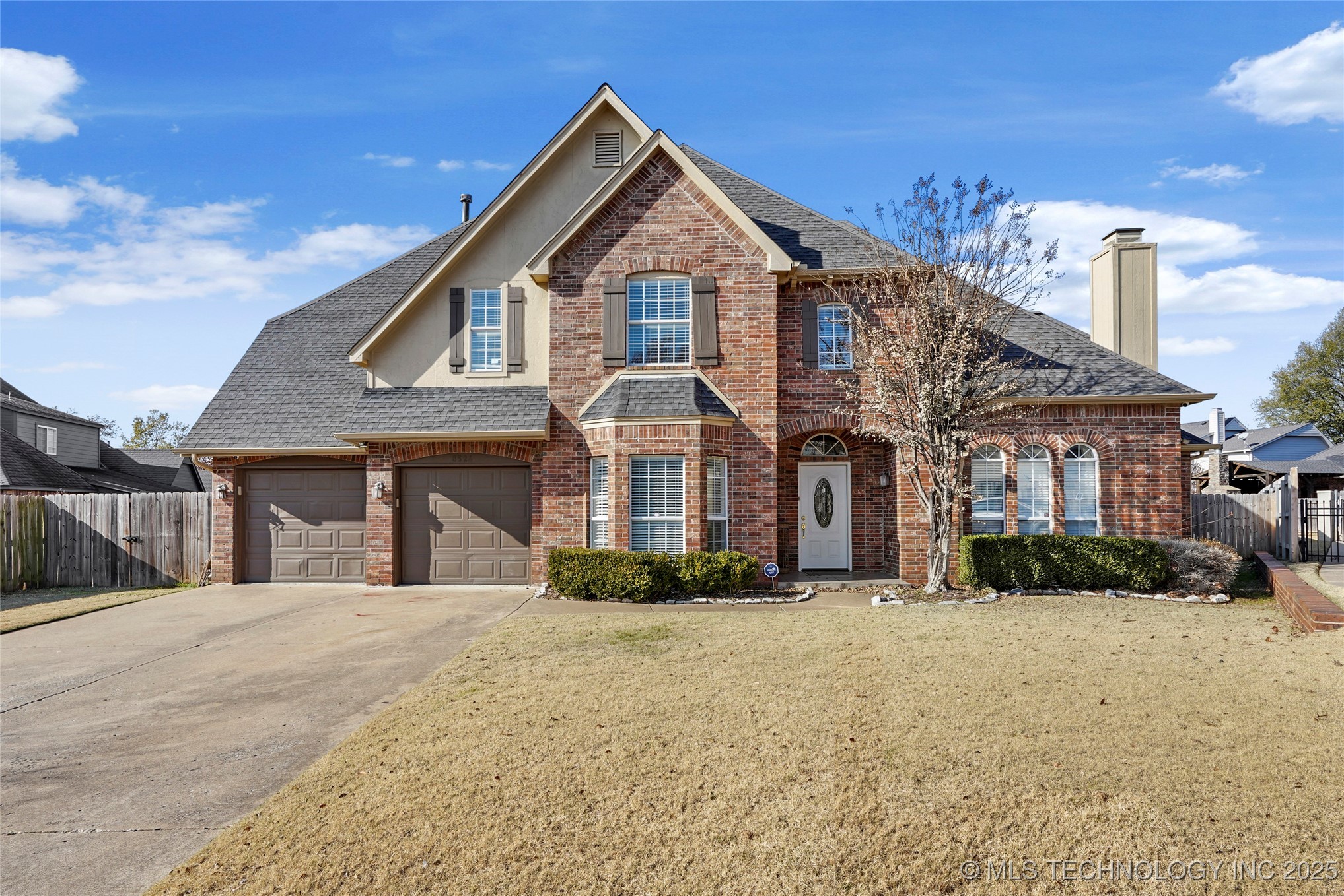 8524 S 99th East Avenue Property Photo 3