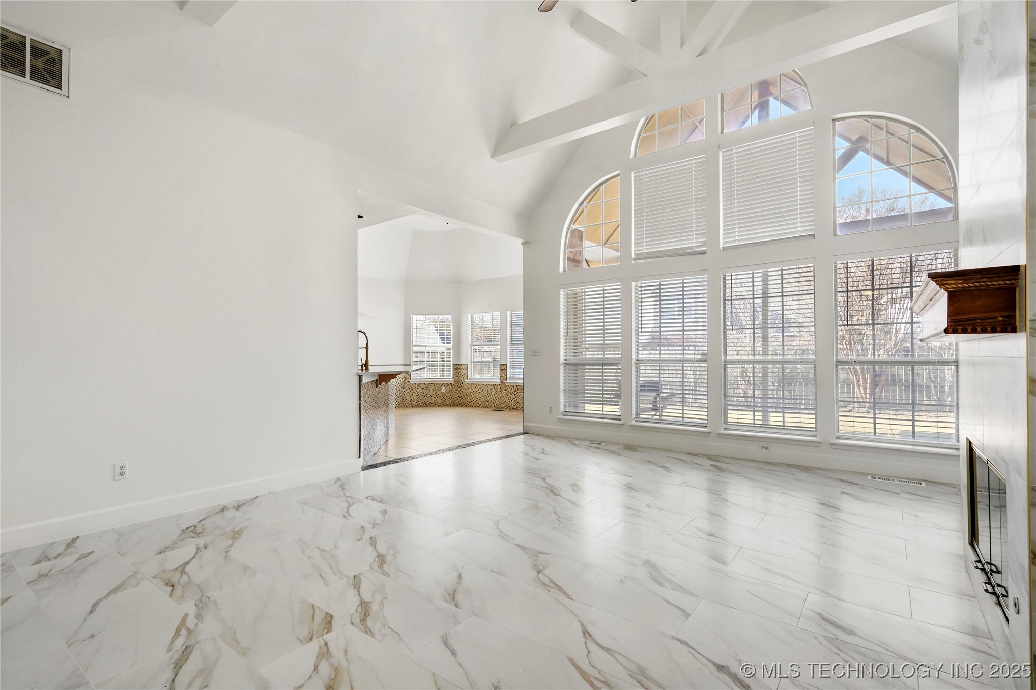 8524 S 99th East Avenue Property Photo 11