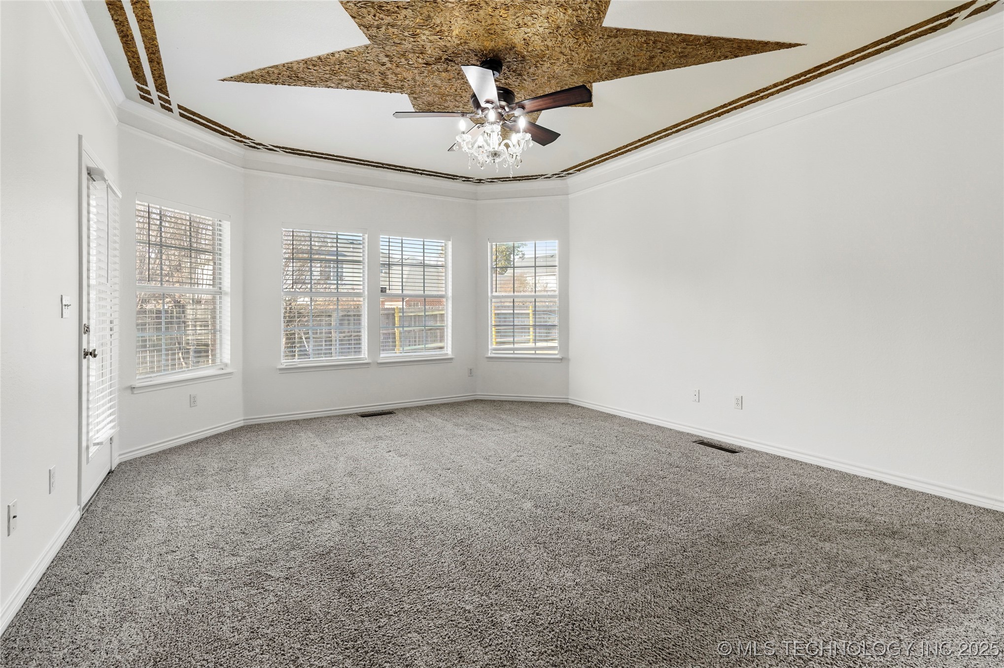 8524 S 99th East Avenue Property Photo 23