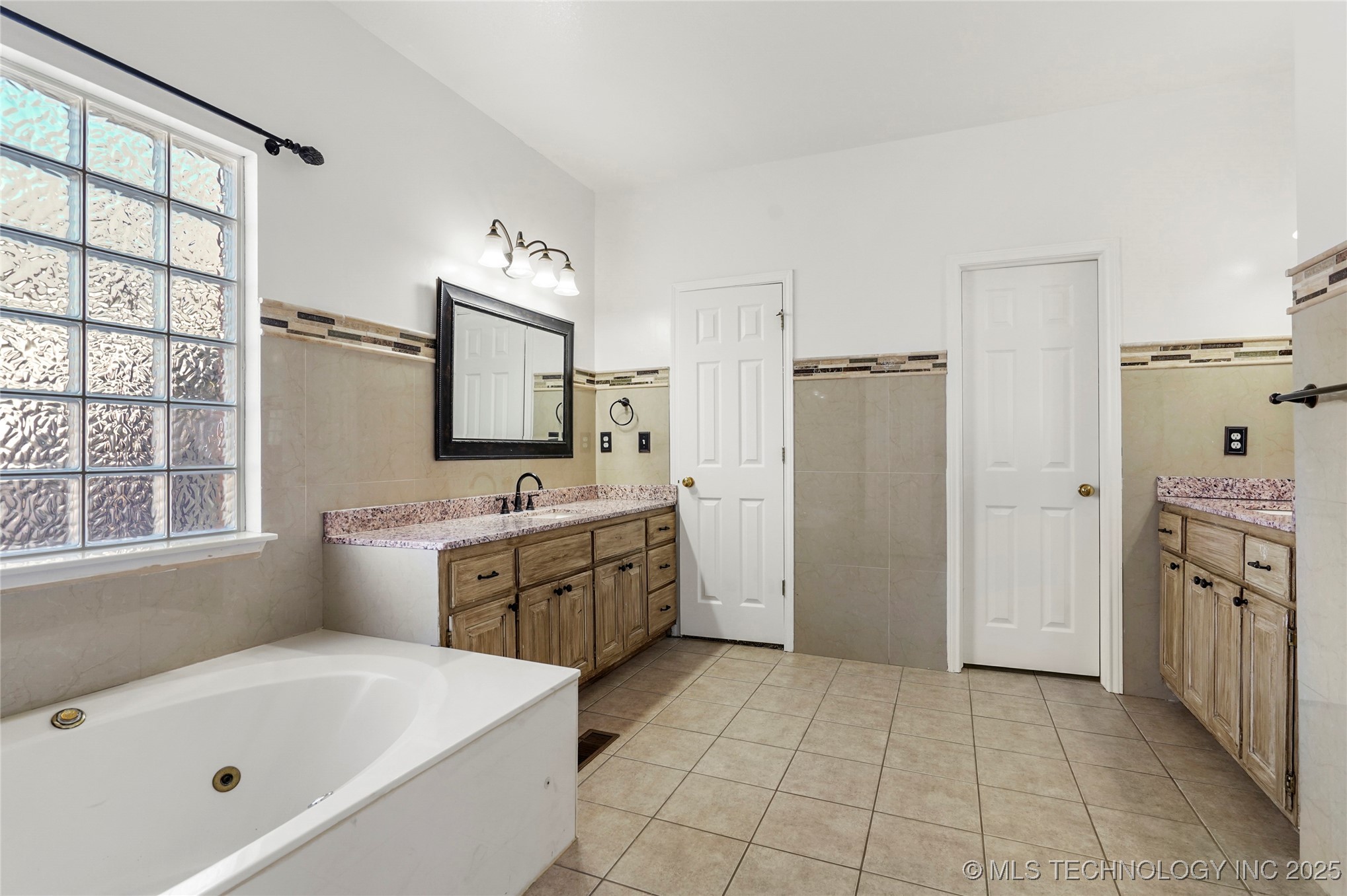 8524 S 99th East Avenue Property Photo 25