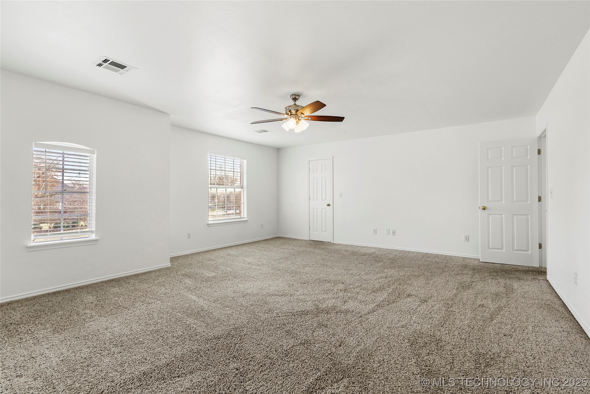 8524 S 99th East Avenue Property Photo 32