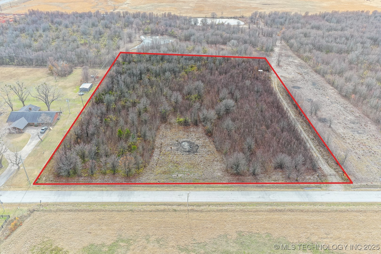 W 90th Street North Property Photo 4