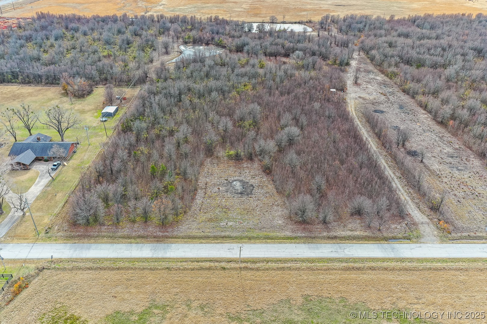 W 90th Street North Property Photo 5