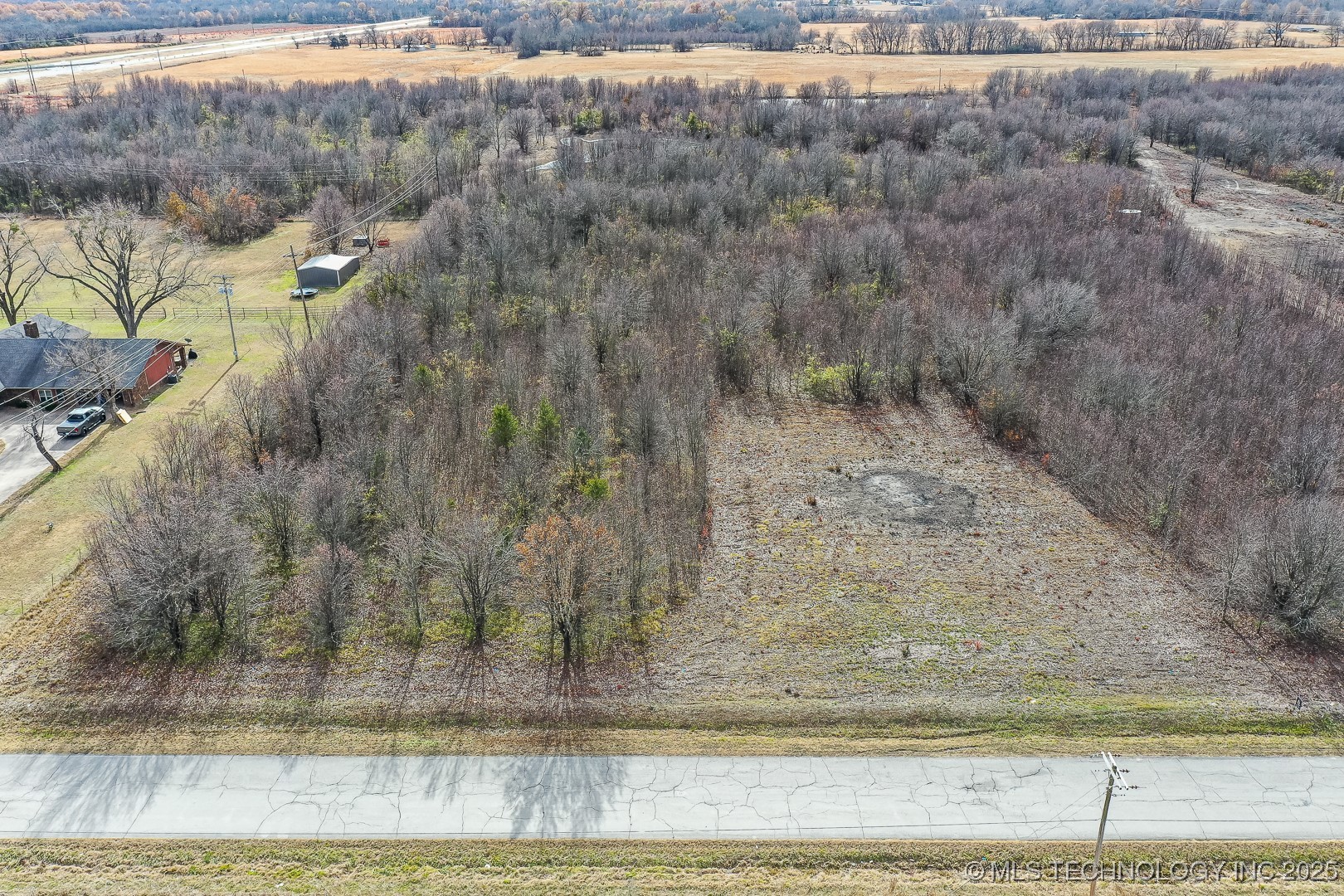 W 90th Street North Property Photo 7