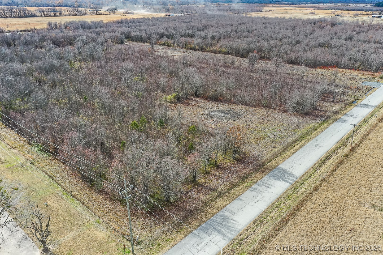 W 90th Street North Property Photo 8