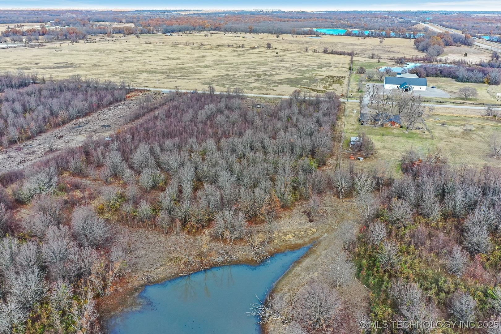 W 90th Street North Property Photo 9