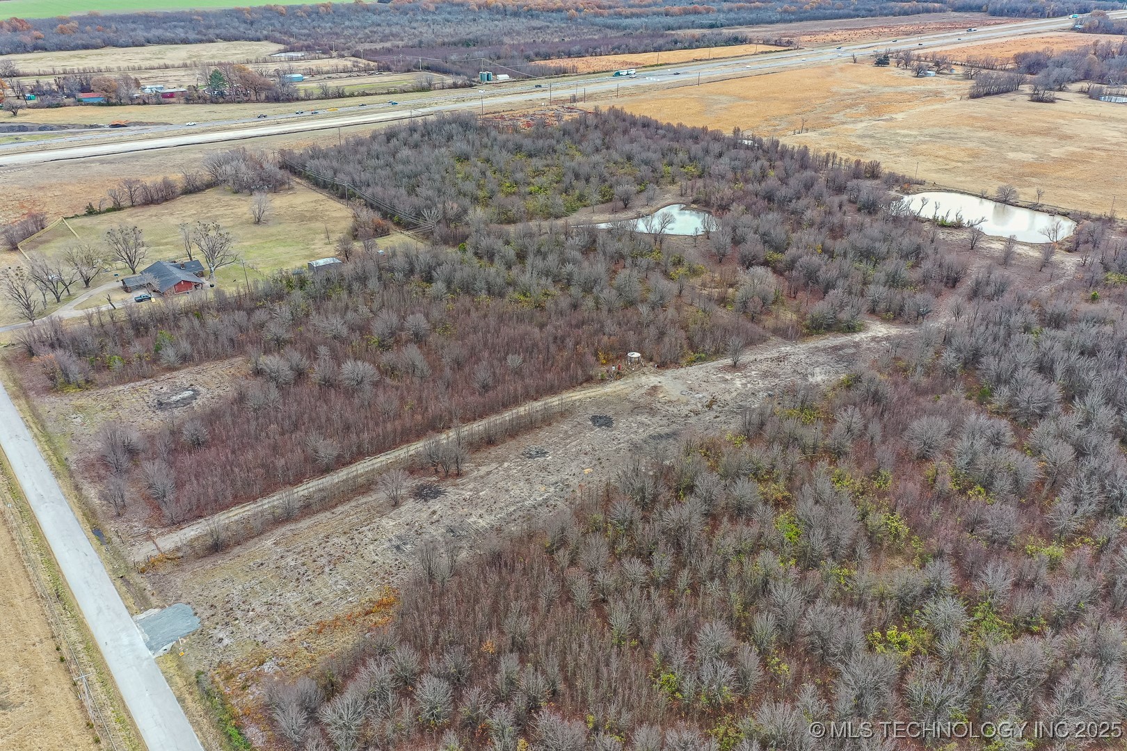 W 90th Street North Property Photo 13