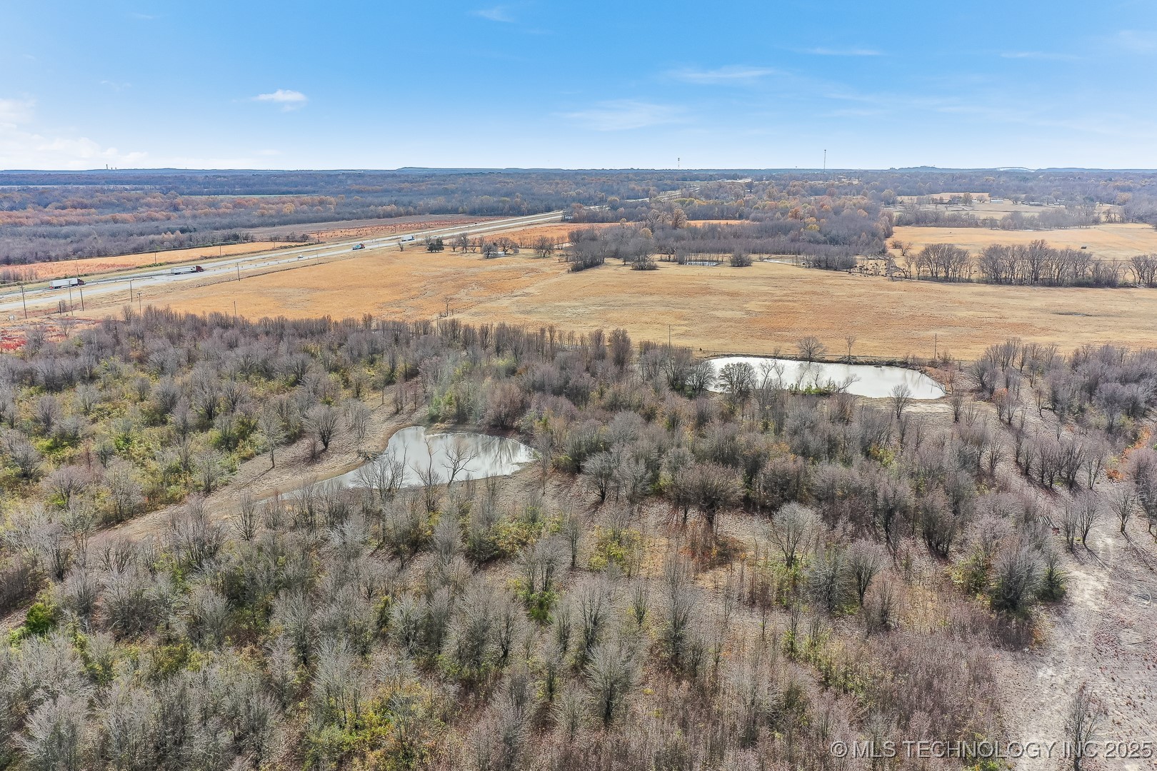 W 90th Street North Property Photo 16