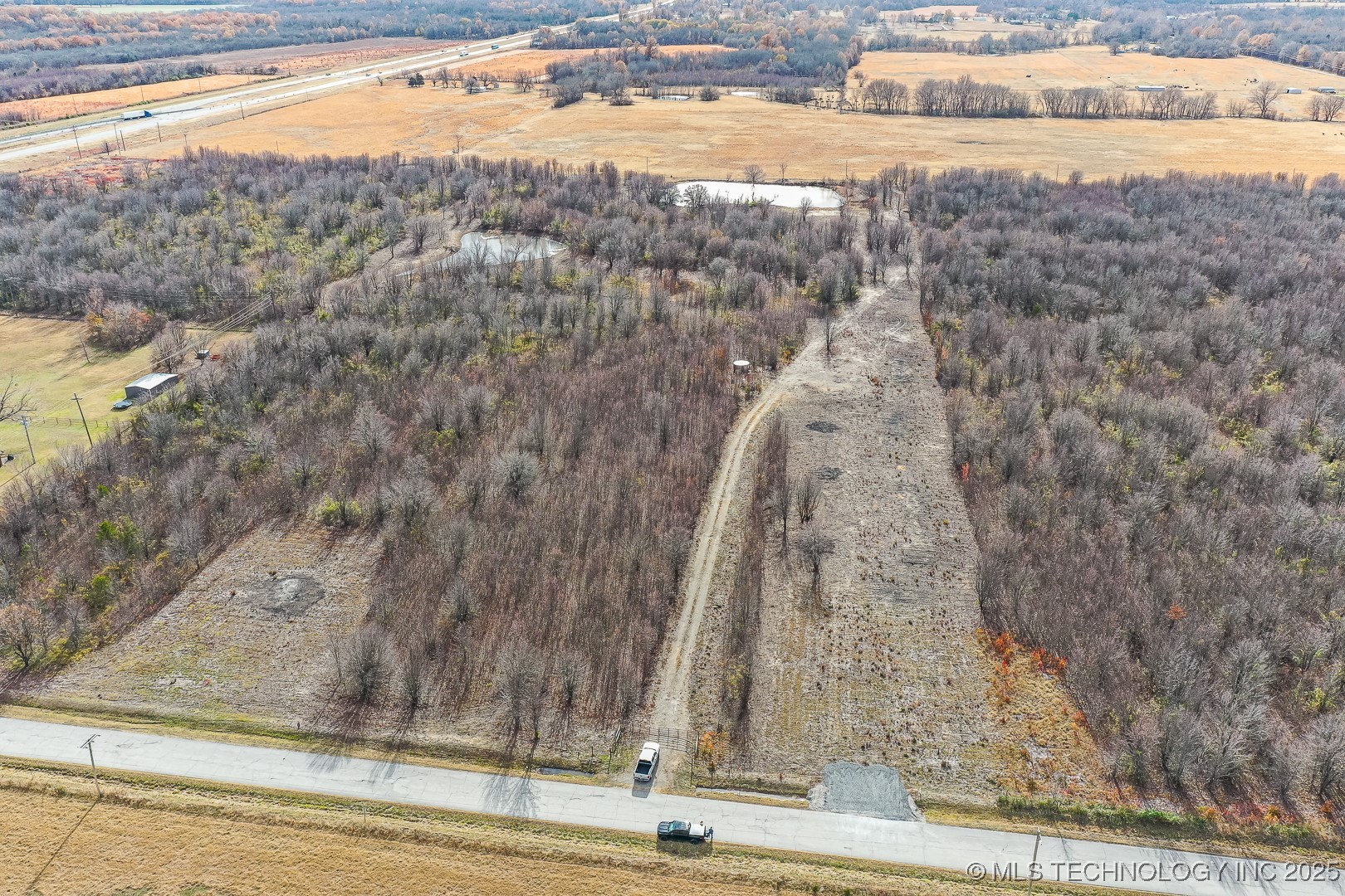 W 90th Street North Property Photo 17