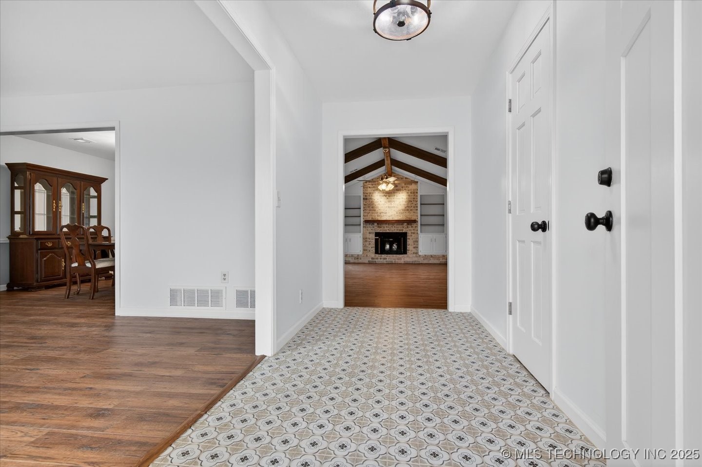 6736 Dorsett Drive Property Photo 4