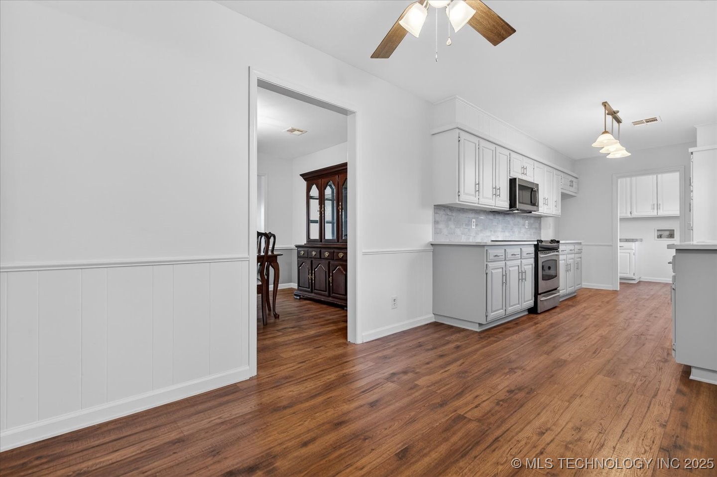 6736 Dorsett Drive Property Photo 11