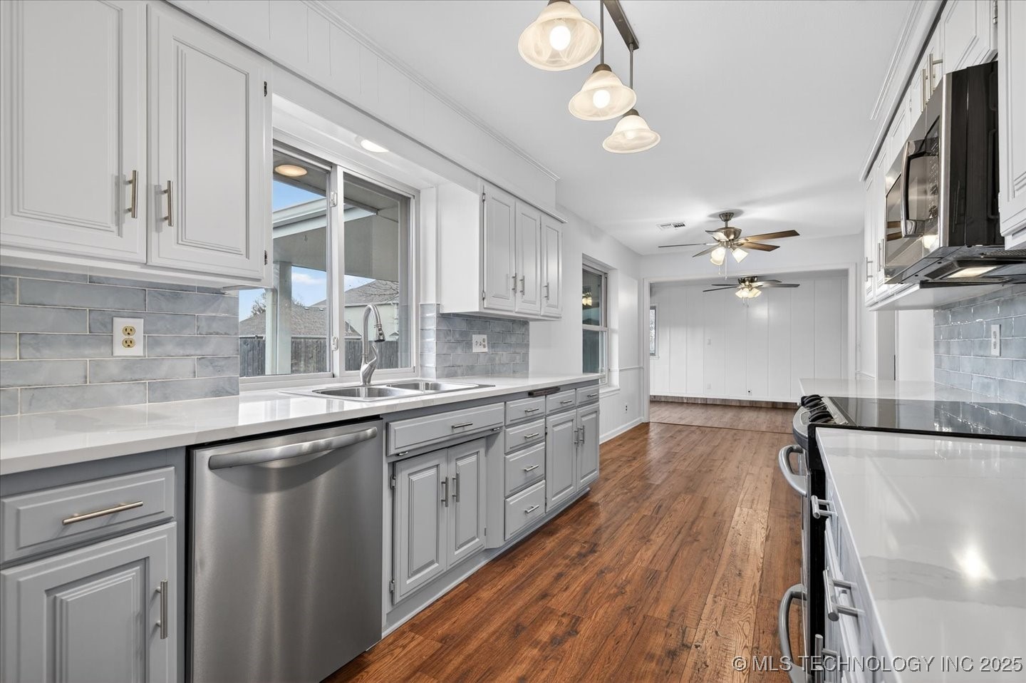 6736 Dorsett Drive Property Photo 13