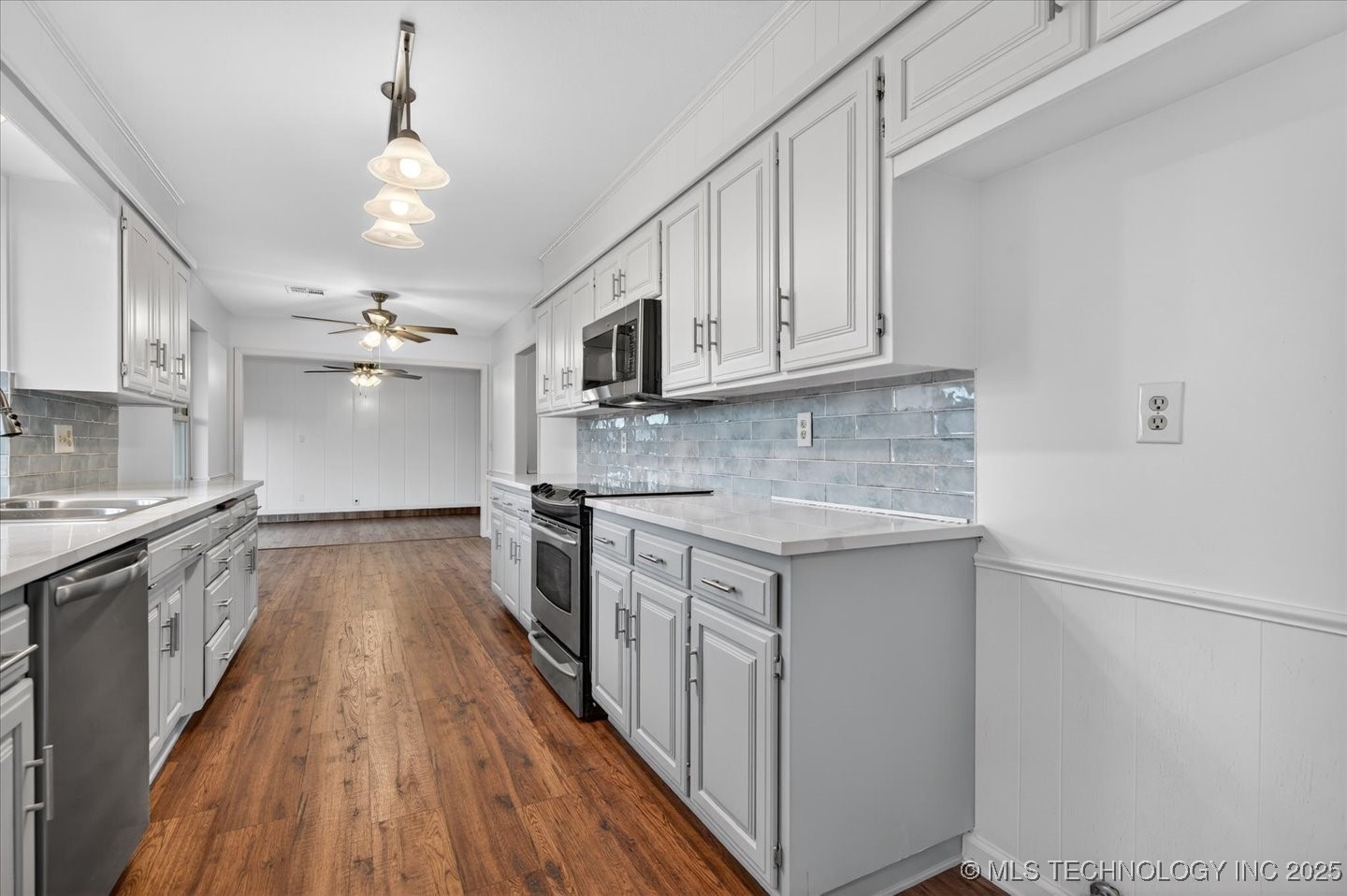 6736 Dorsett Drive Property Photo 14