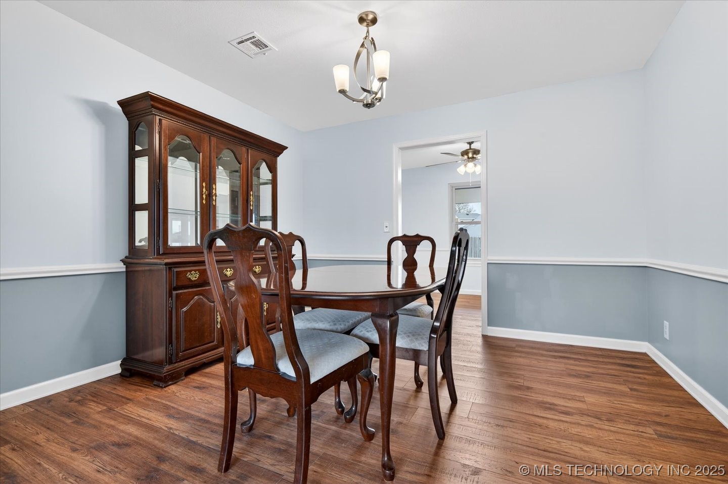 6736 Dorsett Drive Property Photo 15