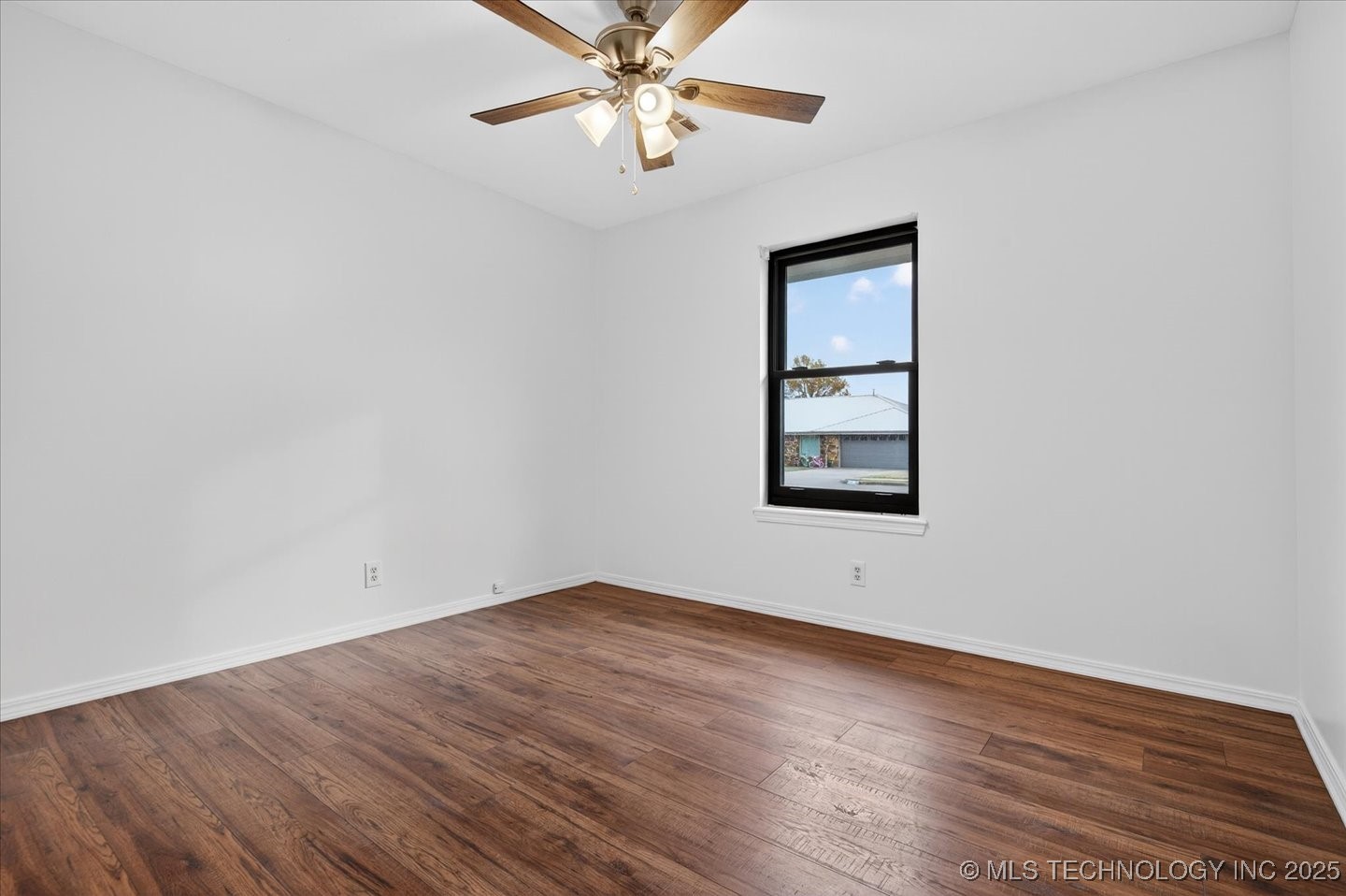 6736 Dorsett Drive Property Photo 20