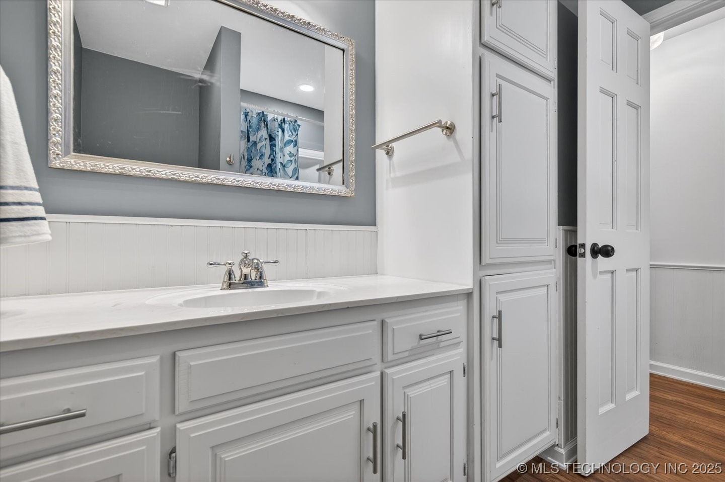 6736 Dorsett Drive Property Photo 23