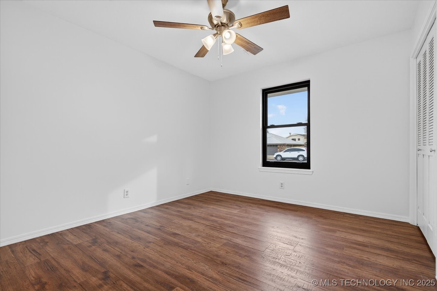 6736 Dorsett Drive Property Photo 24