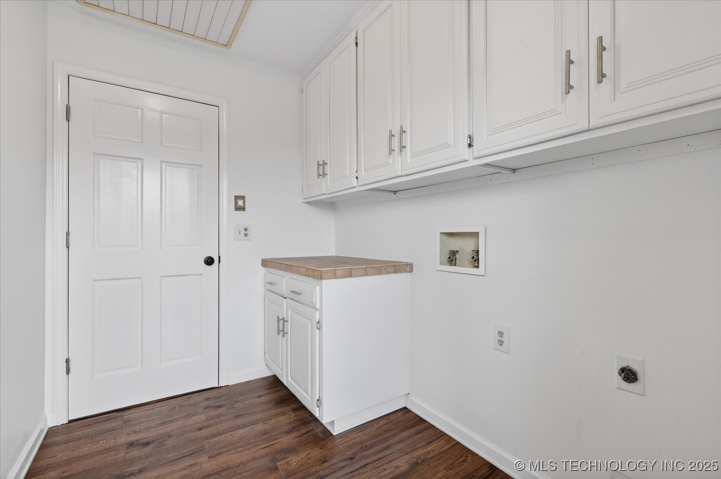 6736 Dorsett Drive Property Photo 26