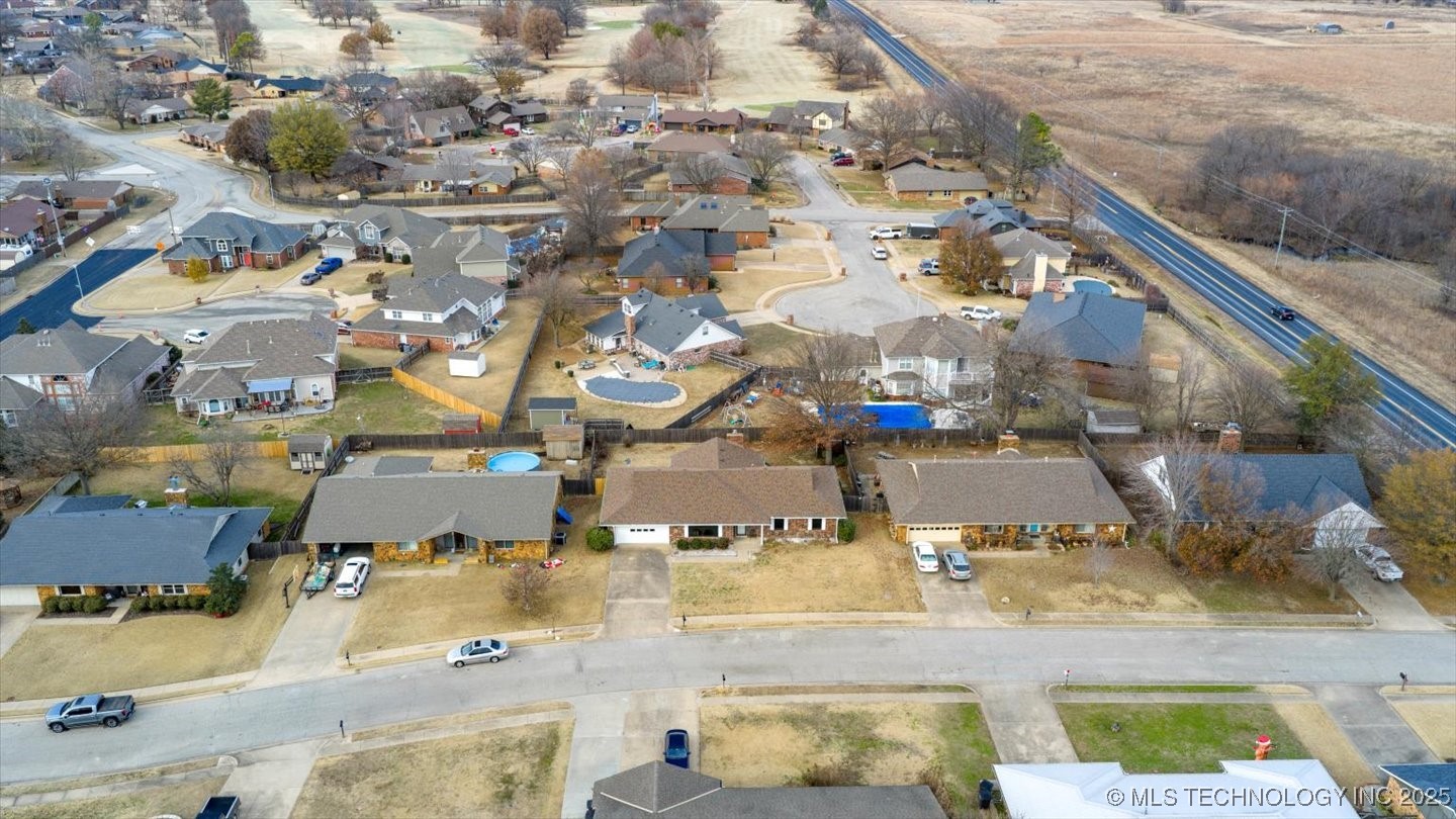 6736 Dorsett Drive Property Photo 32