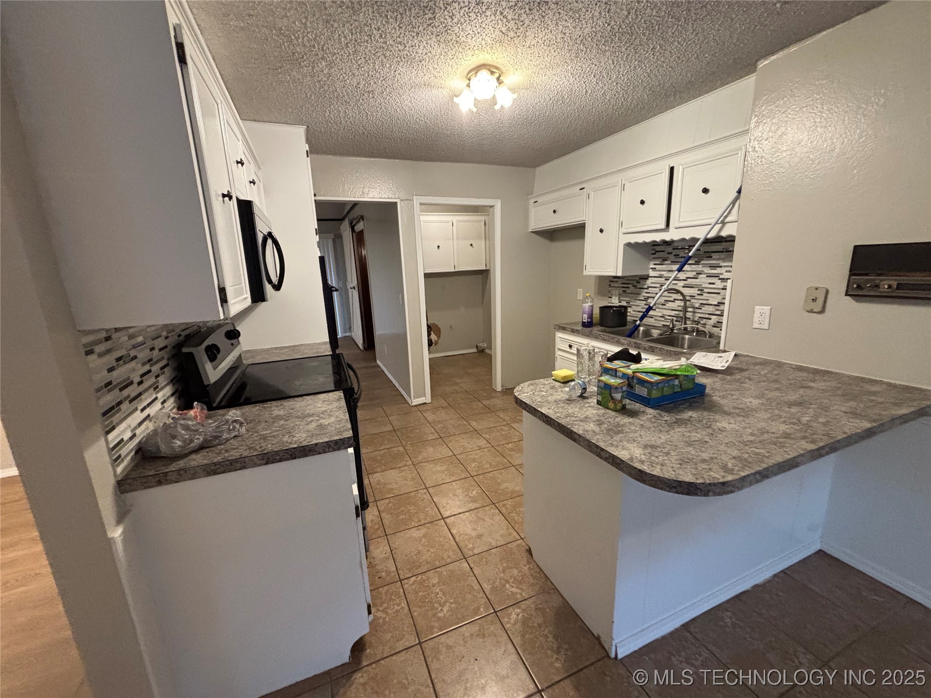 6140 E 164th Street Property Photo 3