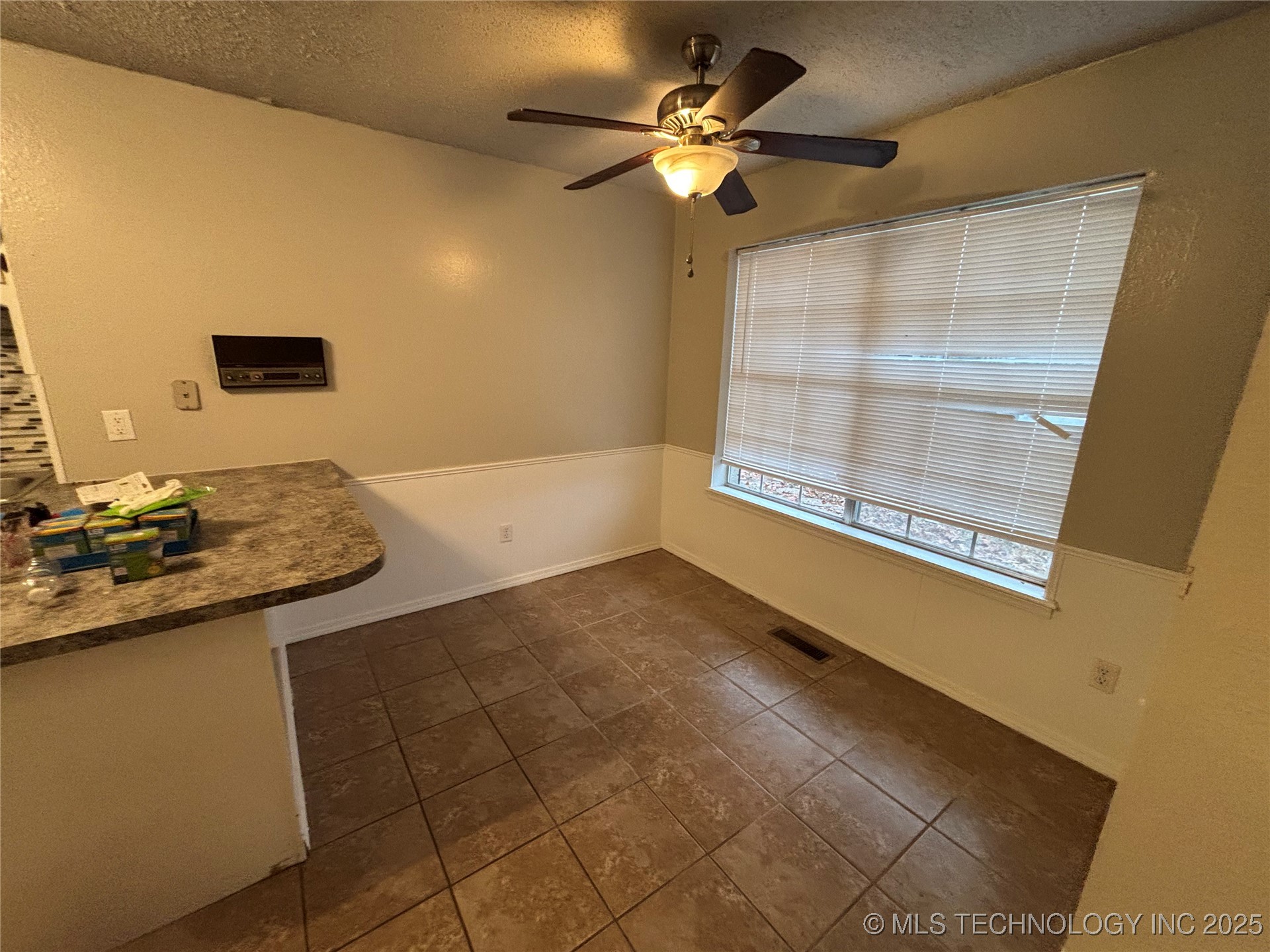 6140 E 164th Street Property Photo 4