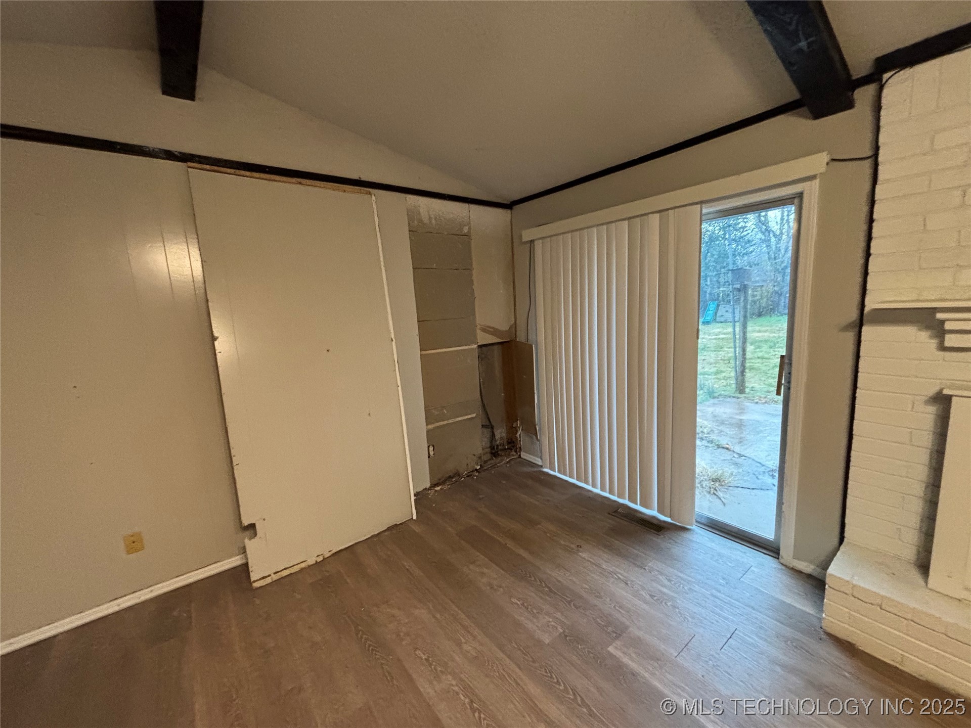 6140 E 164th Street Property Photo 6