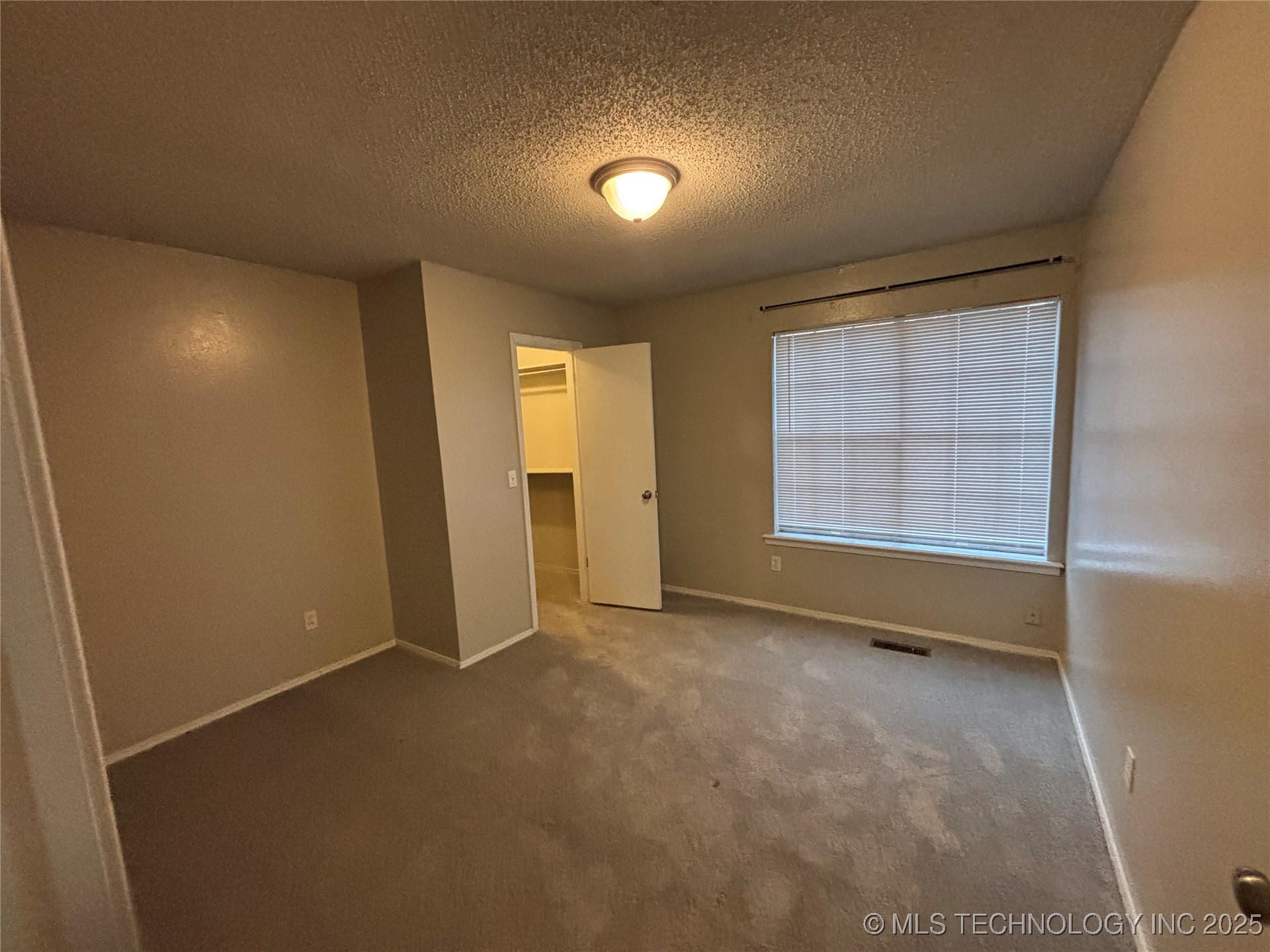 6140 E 164th Street Property Photo 12