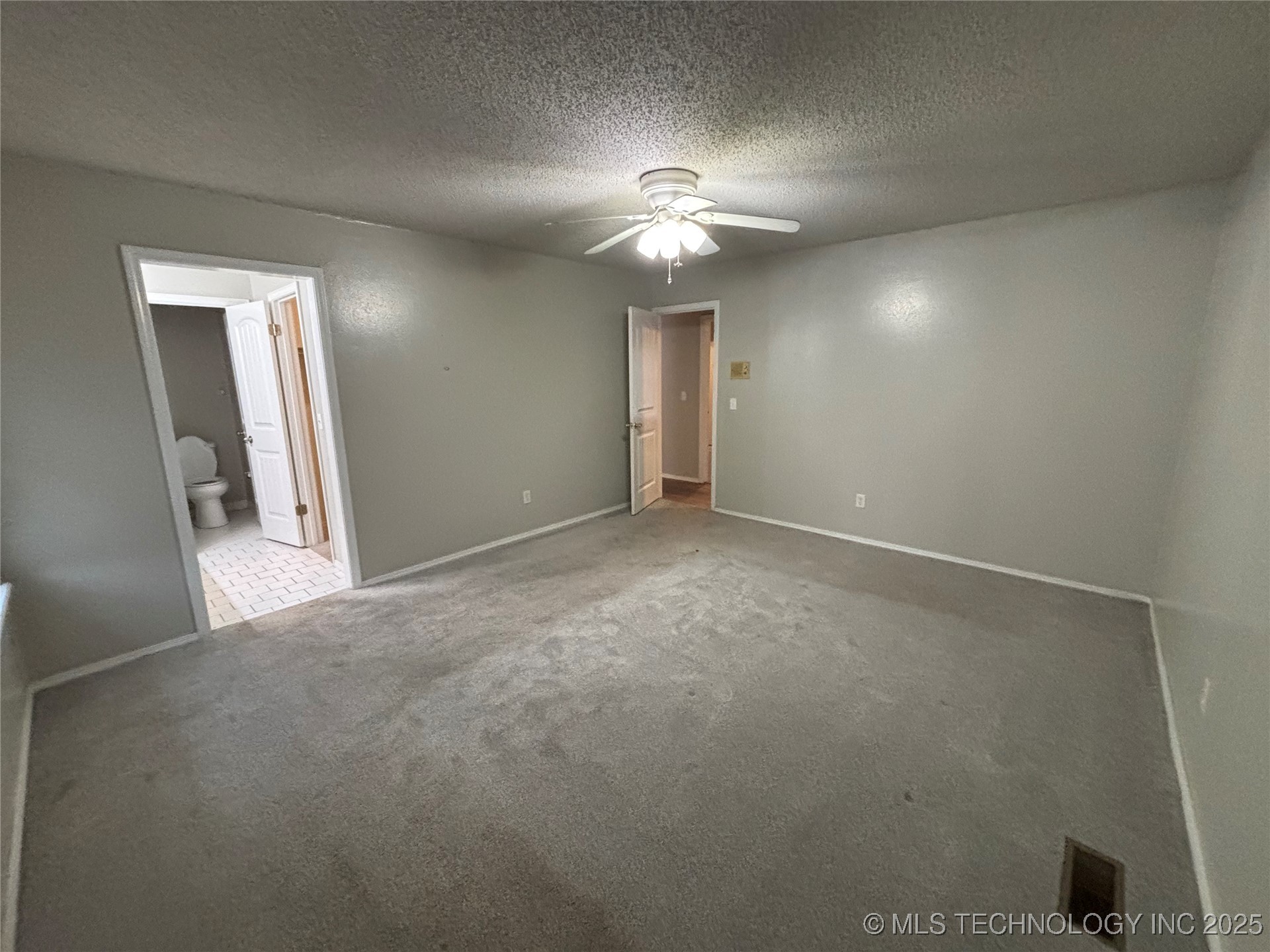 6140 E 164th Street Property Photo 15