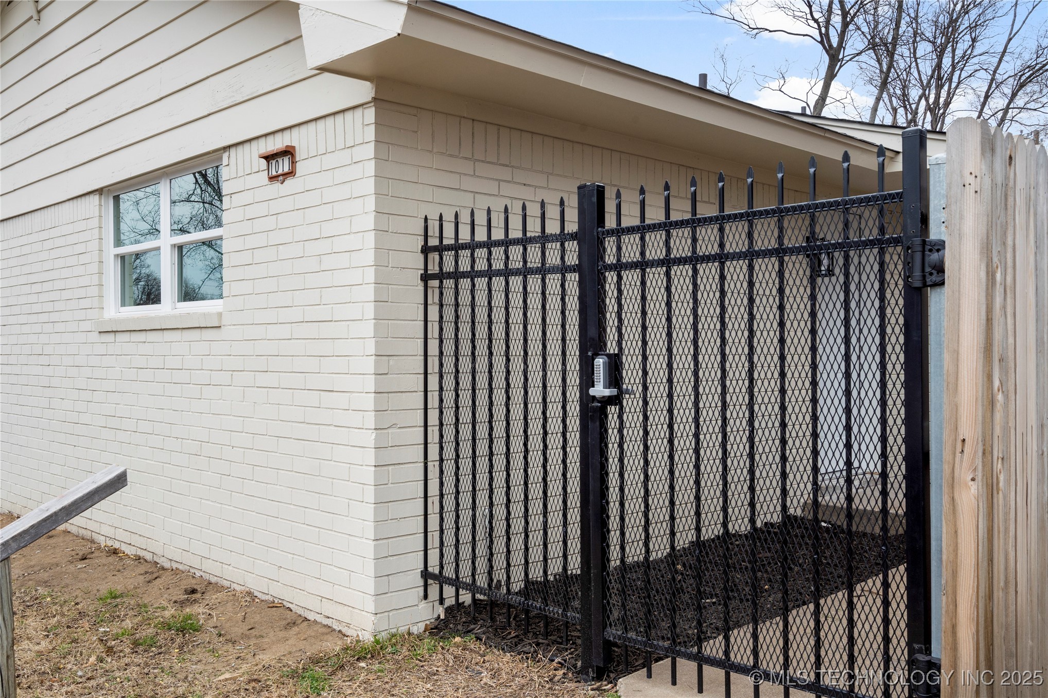 1011 S Rockford Avenue Property Photo 5