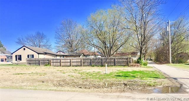 401 E Patti Page Boulevard Property Photo 5