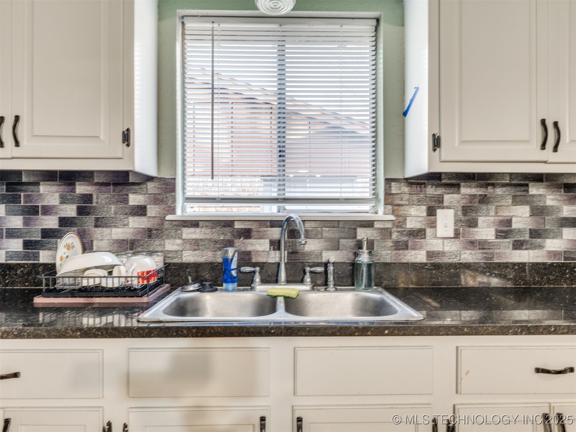 2403 S 124th East Avenue Property Photo 17