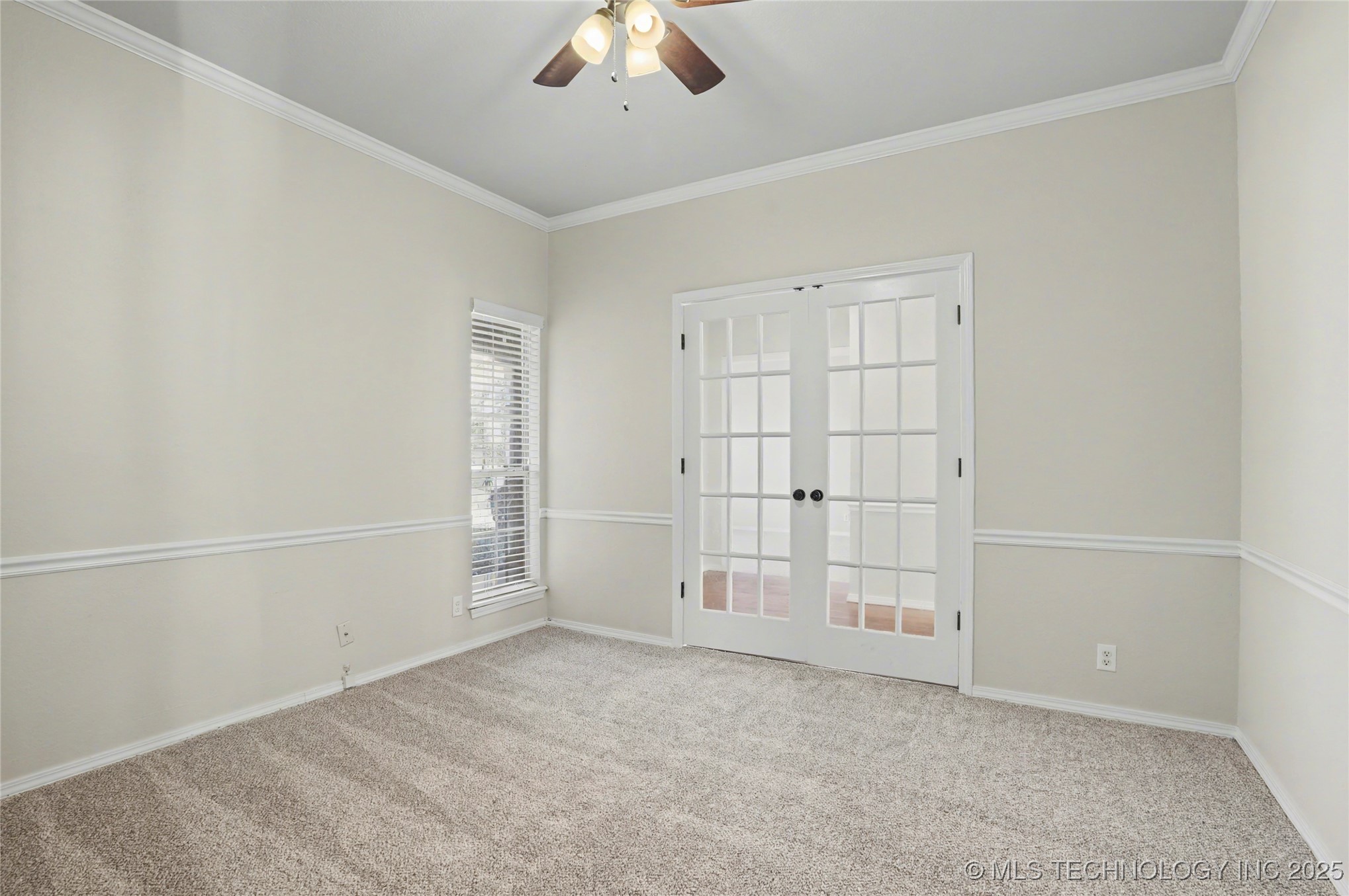 1016 S Willow Avenue Property Photo 10