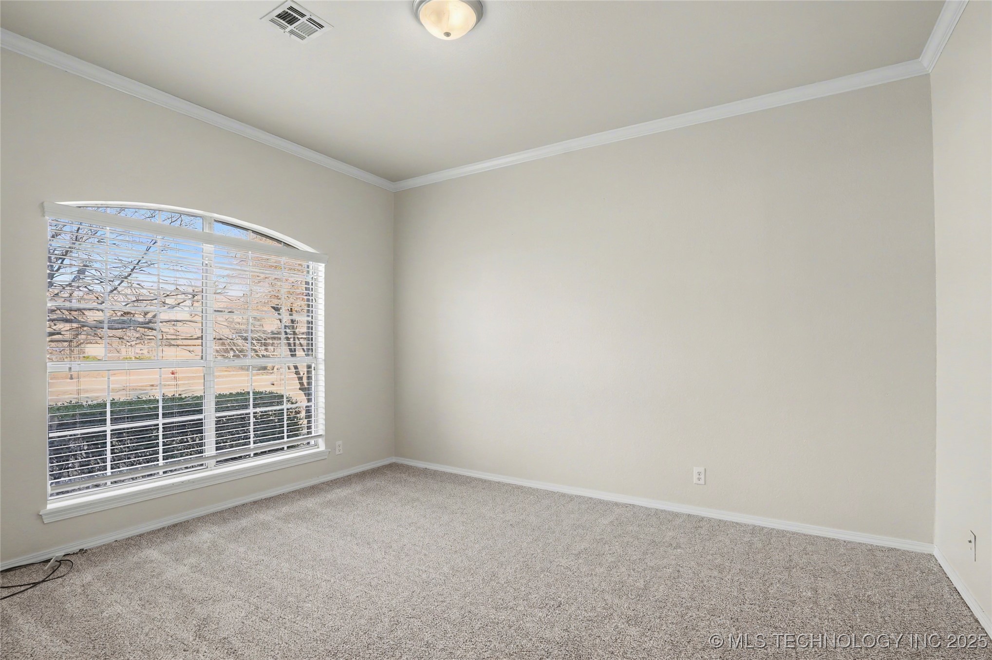 1016 S Willow Avenue Property Photo 11