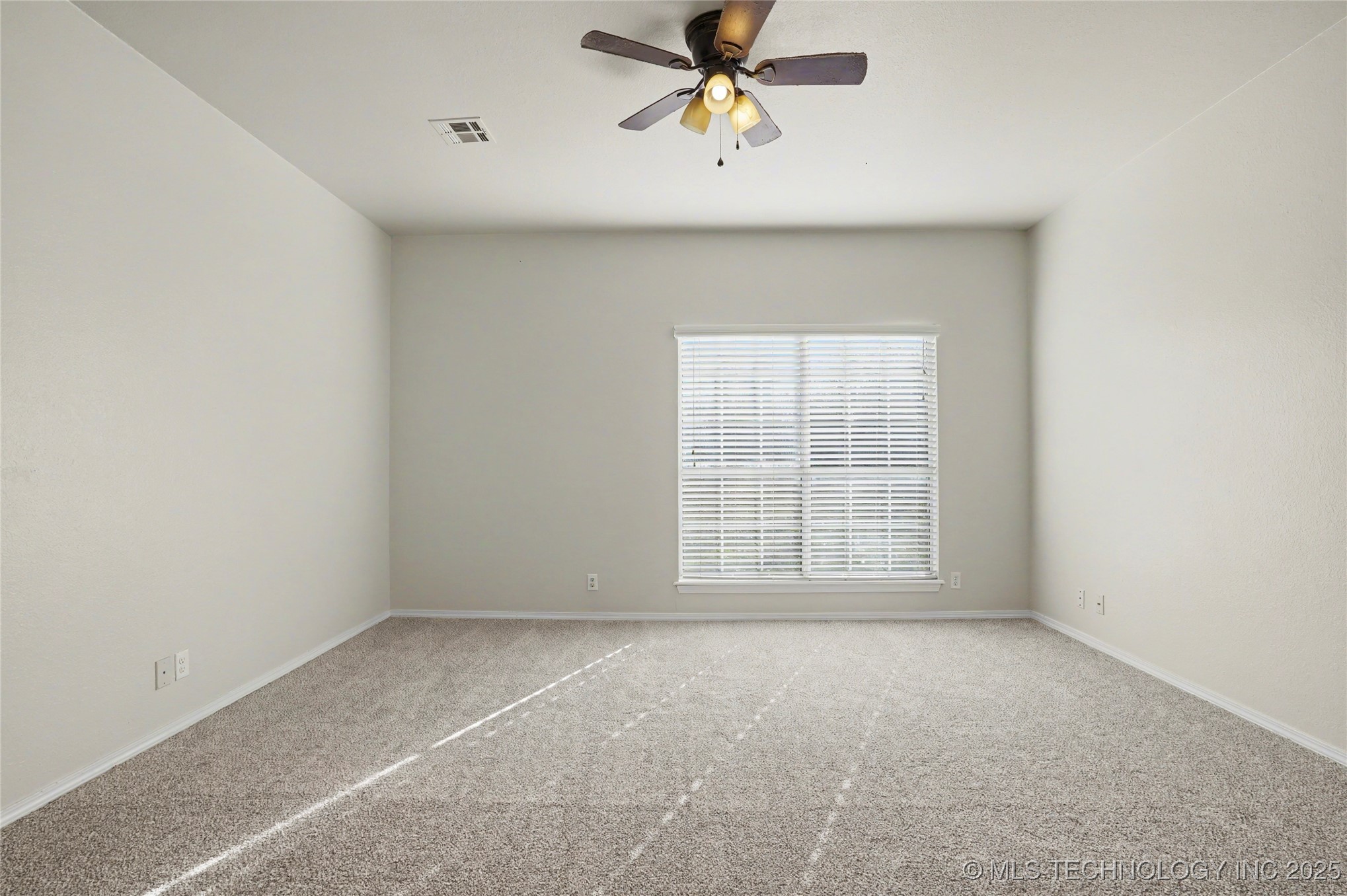 1016 S Willow Avenue Property Photo 12