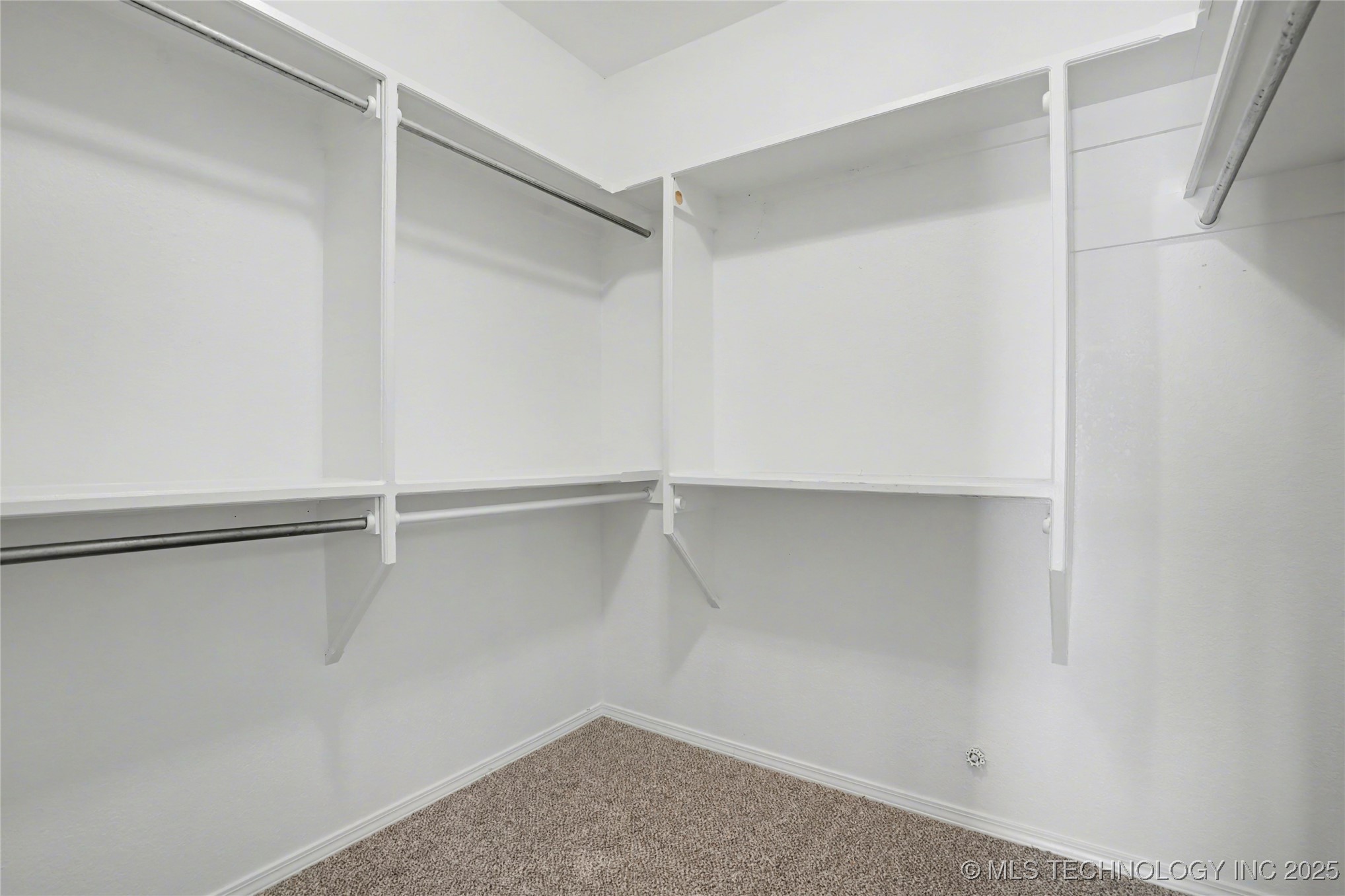 1016 S Willow Avenue Property Photo 16