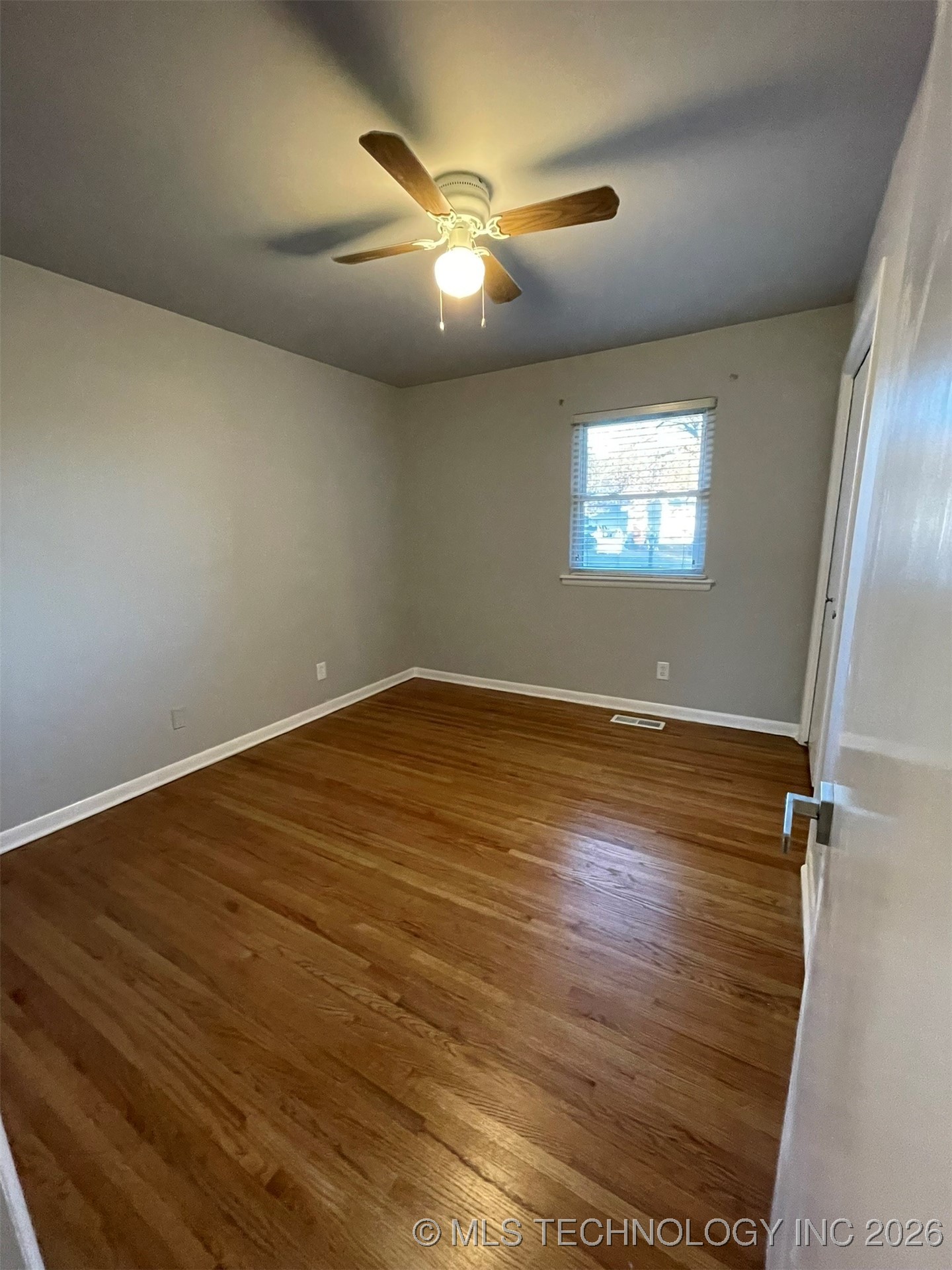 1016 N Cedar Avenue Property Photo 11