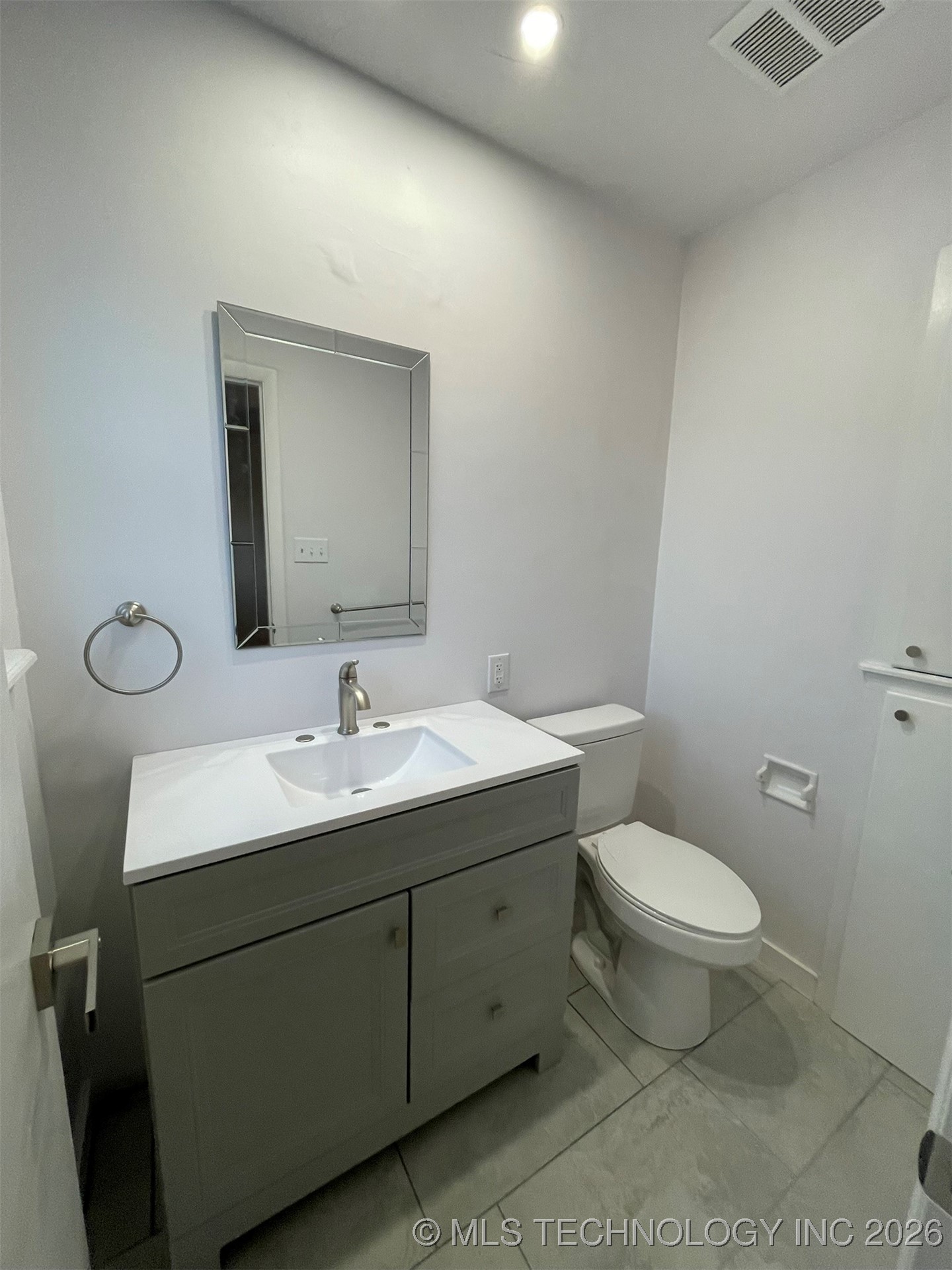 1016 N Cedar Avenue Property Photo 14