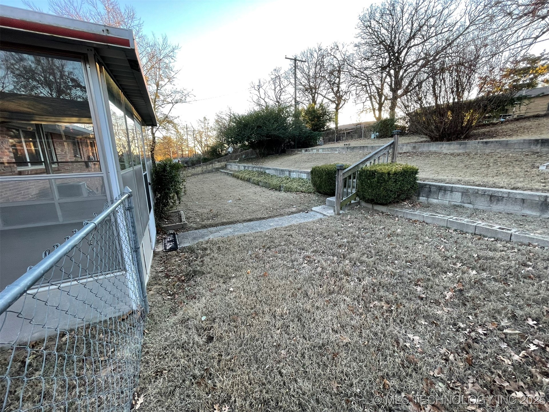 1016 N Cedar Avenue Property Photo 16