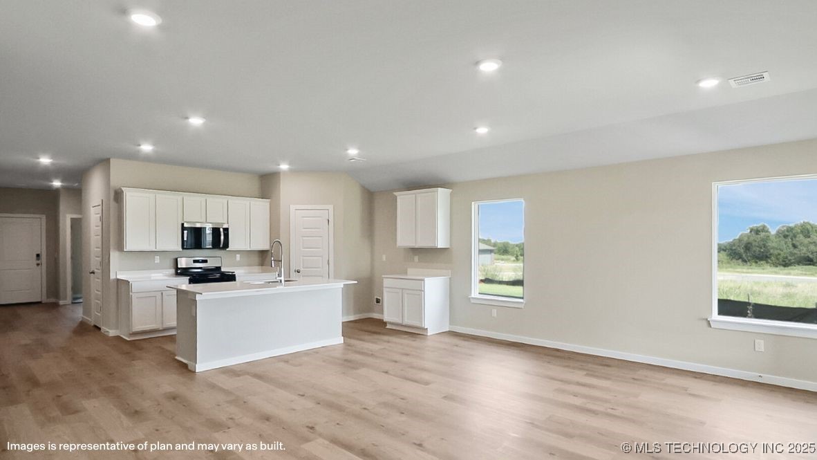 8530 E Fort Worth Street Property Photo 7