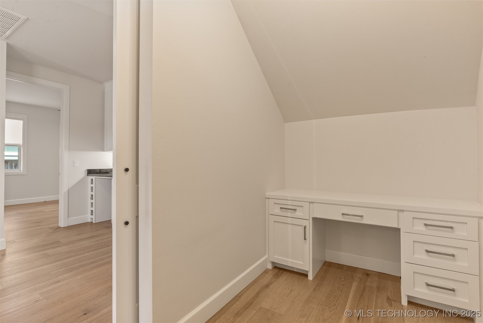 203 E 45th Court Property Photo 31