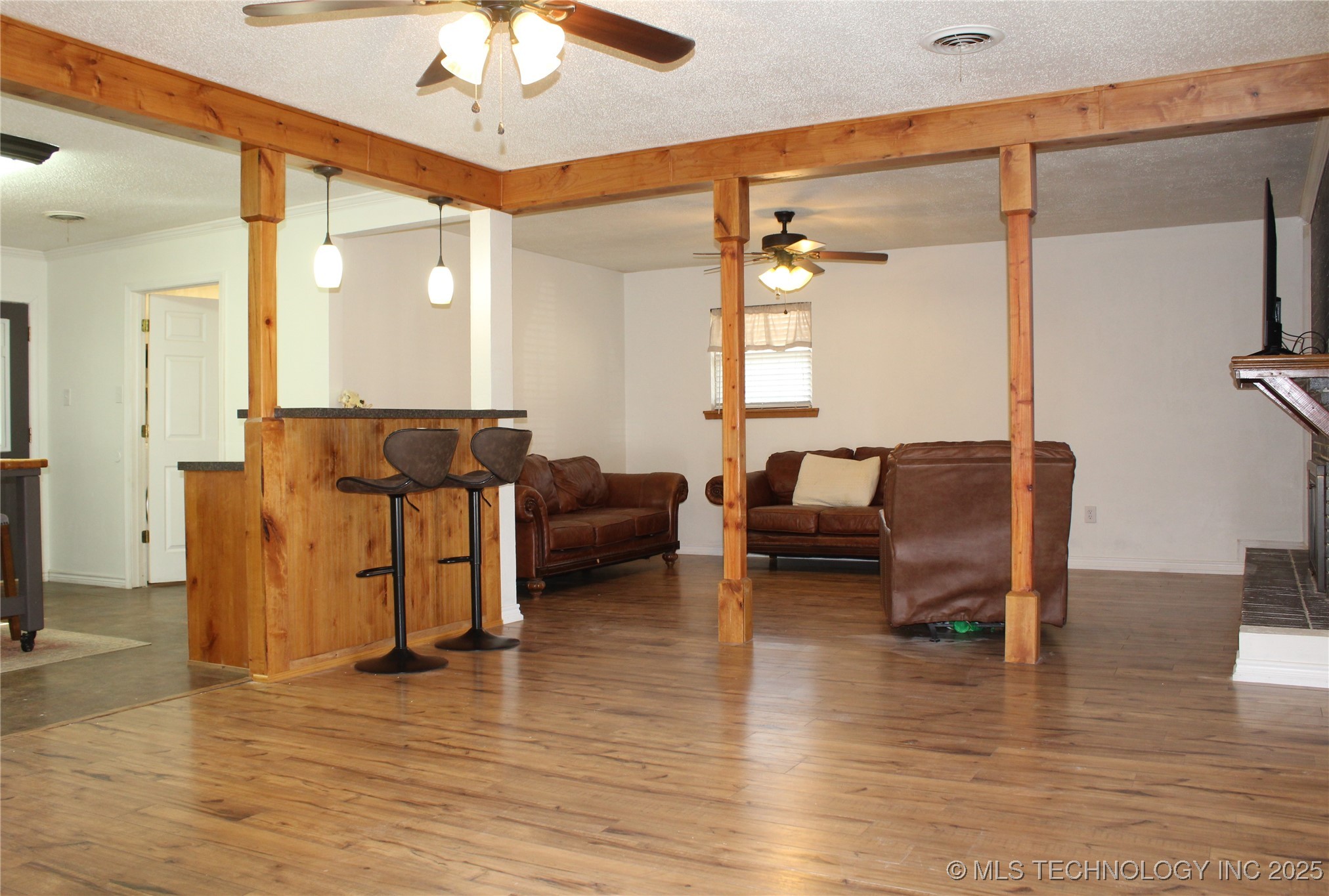 503 W Mccurtain Property Photo 6