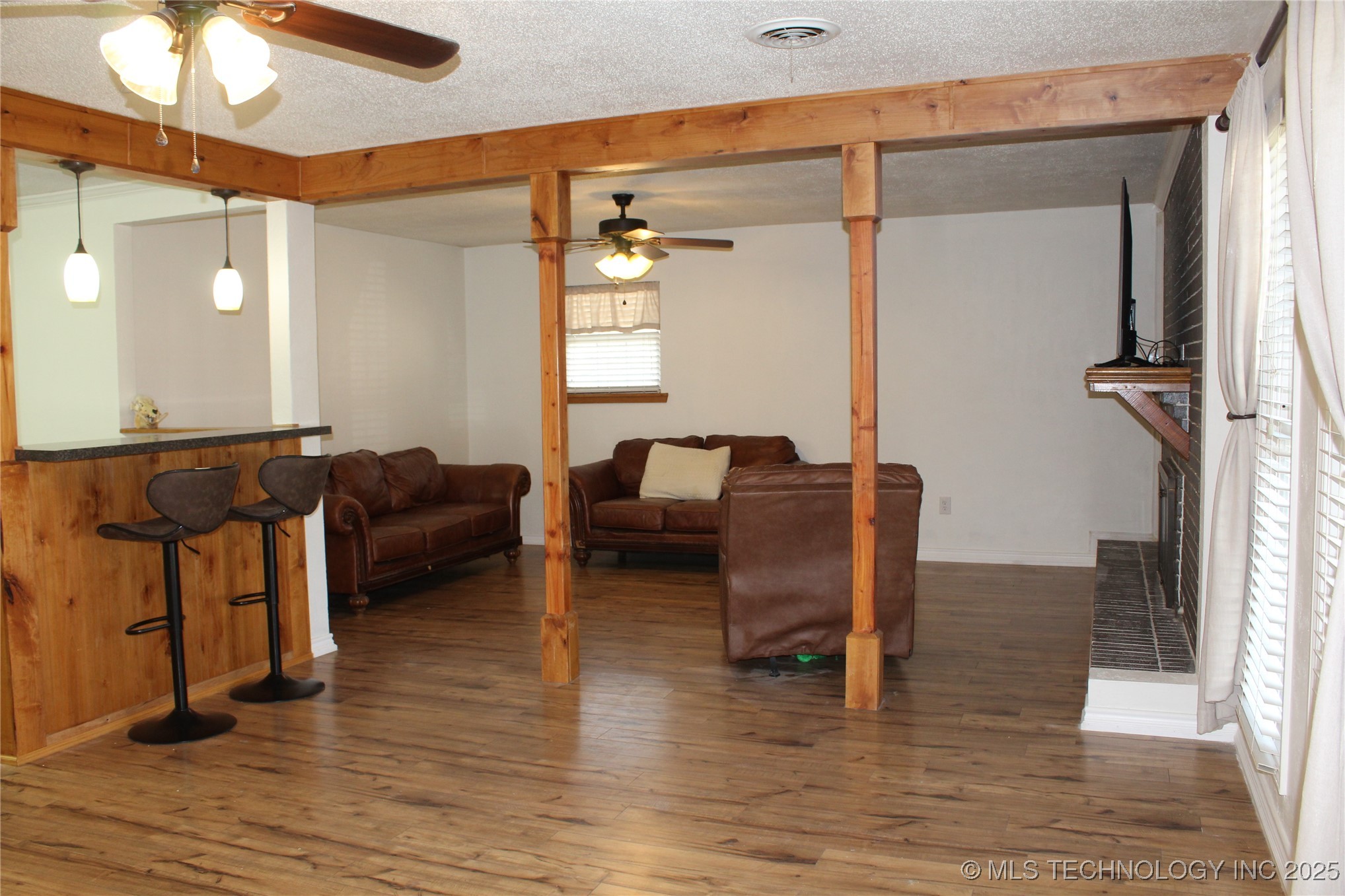 503 W Mccurtain Property Photo 7