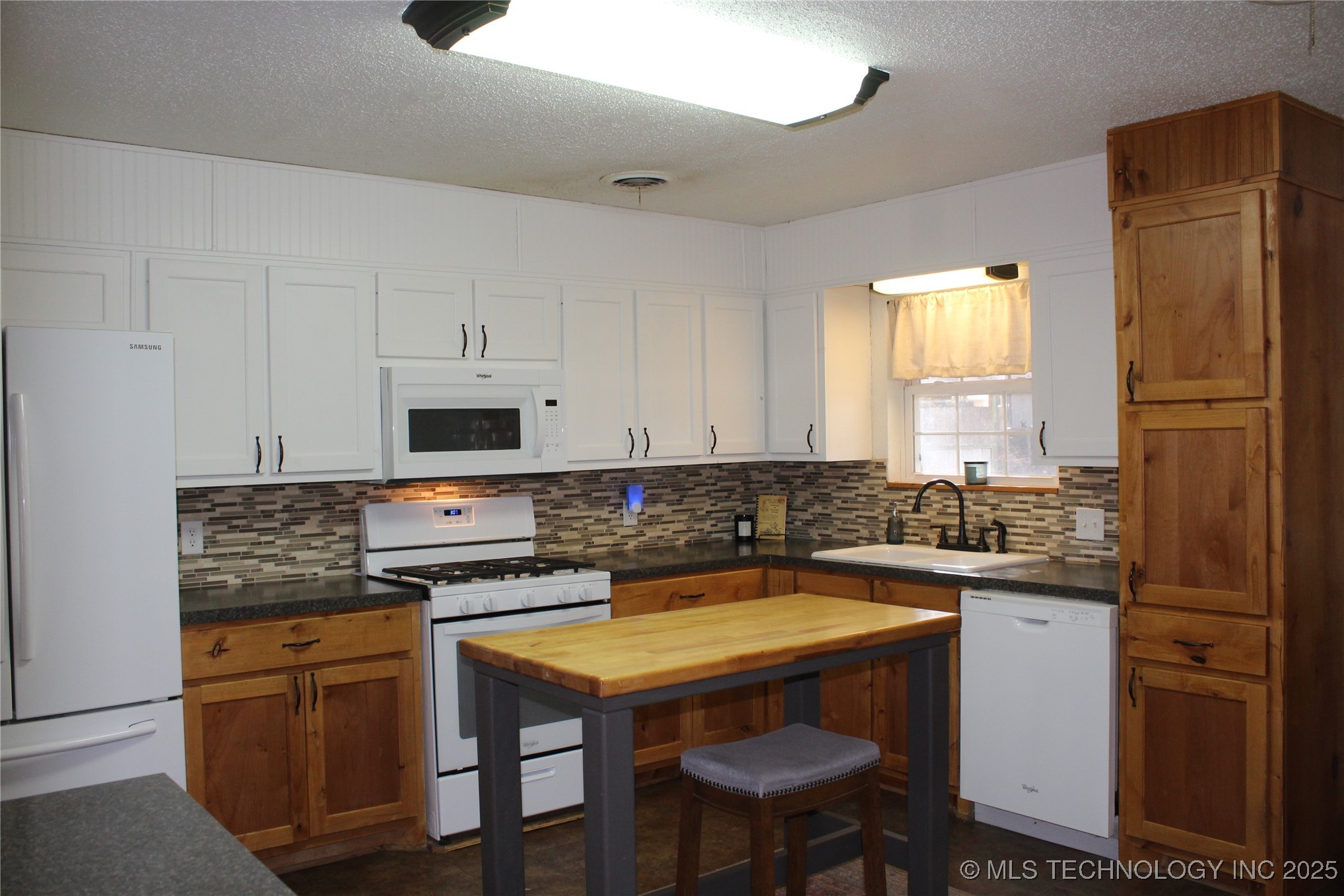 503 W Mccurtain Property Photo 15