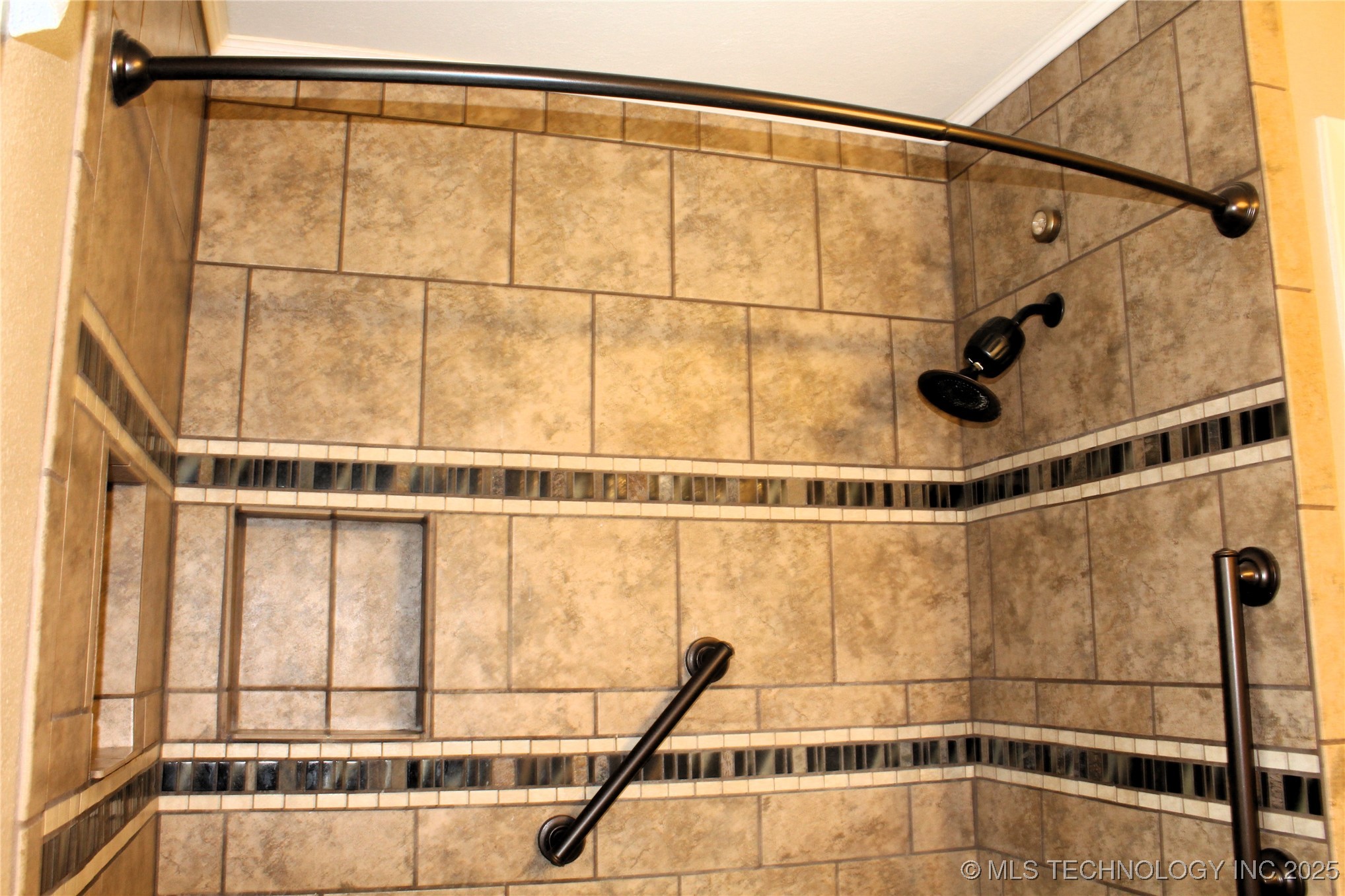 503 W Mccurtain Property Photo 22