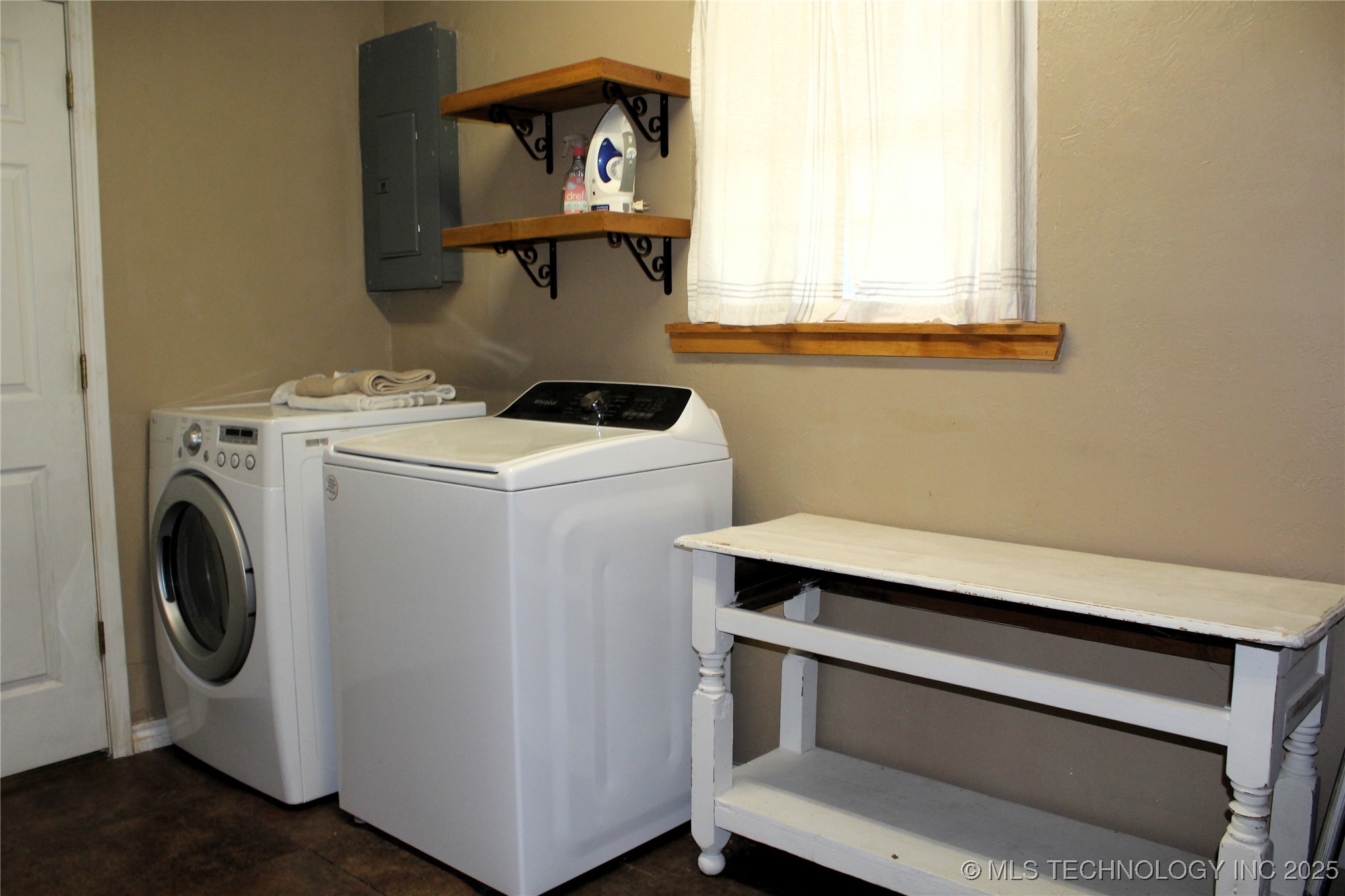 503 W Mccurtain Property Photo 36