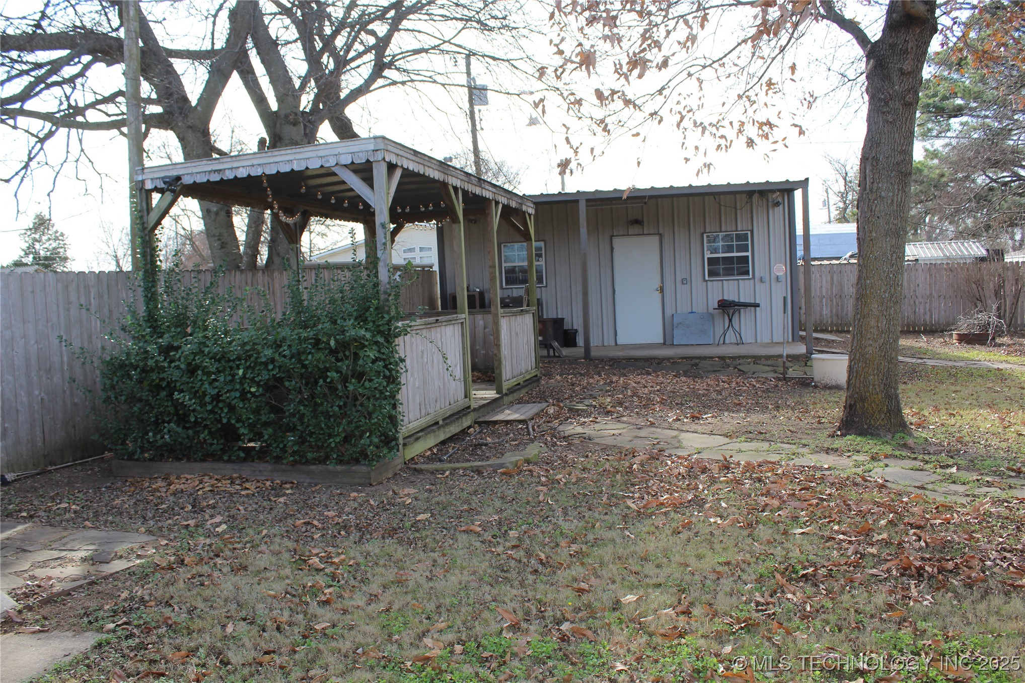 503 W Mccurtain Property Photo 42