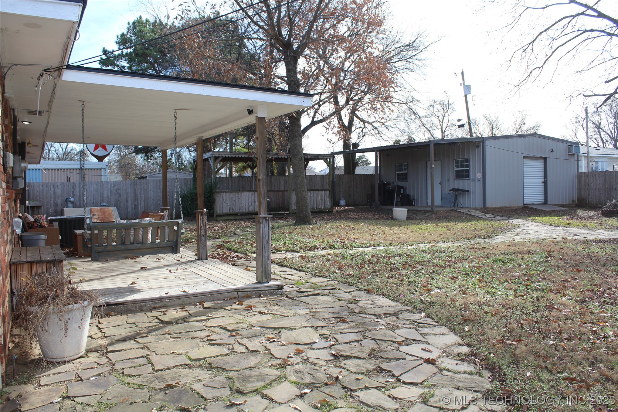 503 W Mccurtain Property Photo 43