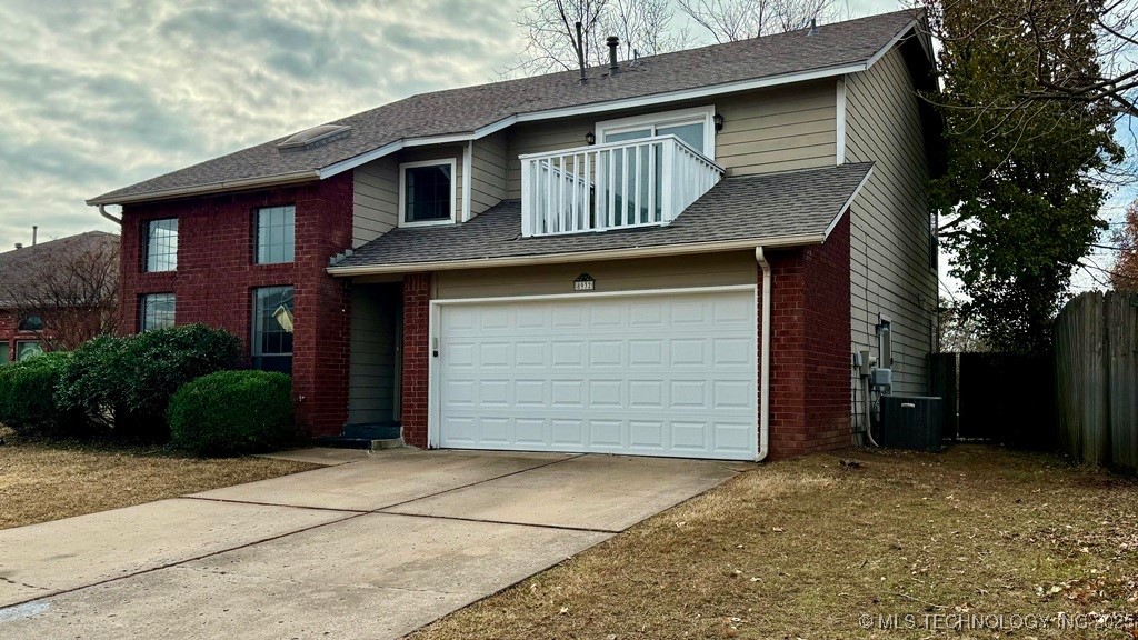 8932 E 87th Place Property Photo 3